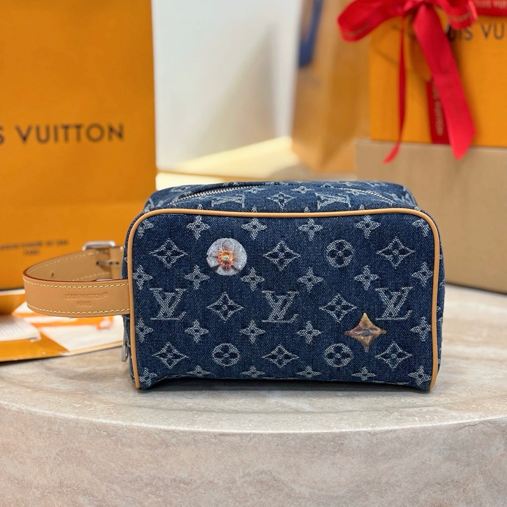LV Locker Dopp Kit M28363