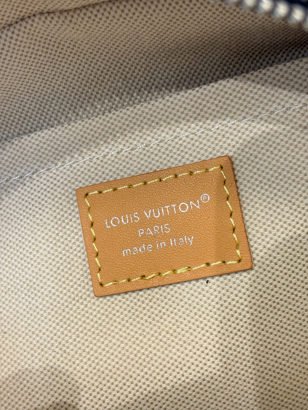 LV Locker Dopp Kit M28363