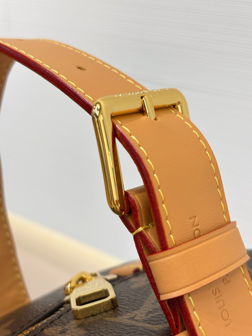 LV Locker Dopp Kit M2A501