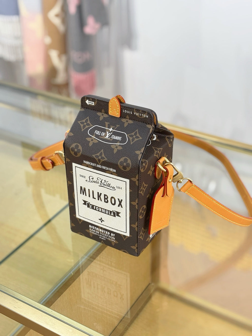 LV Milk Bag M29326
