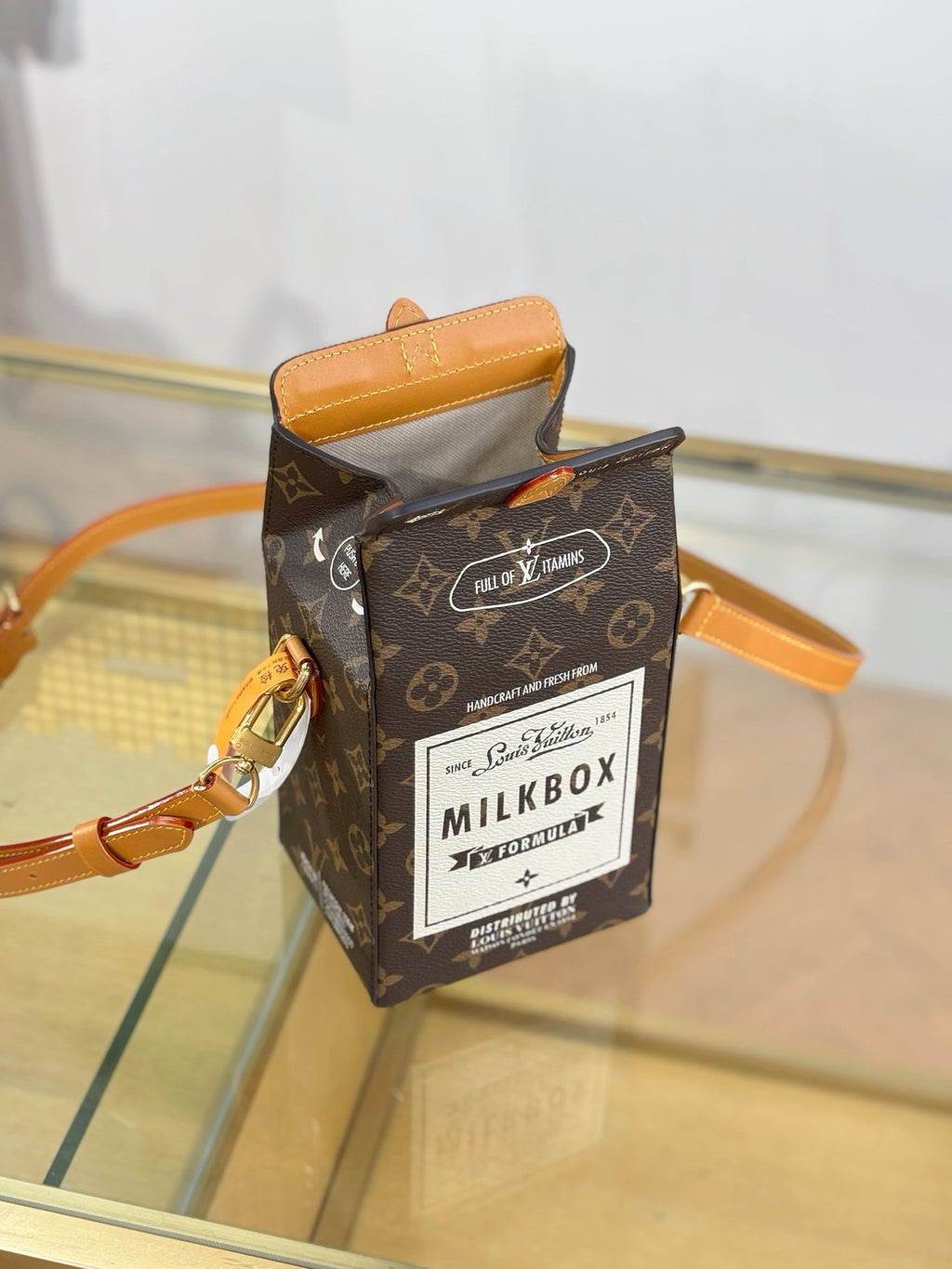 LV Milk Bag M29326