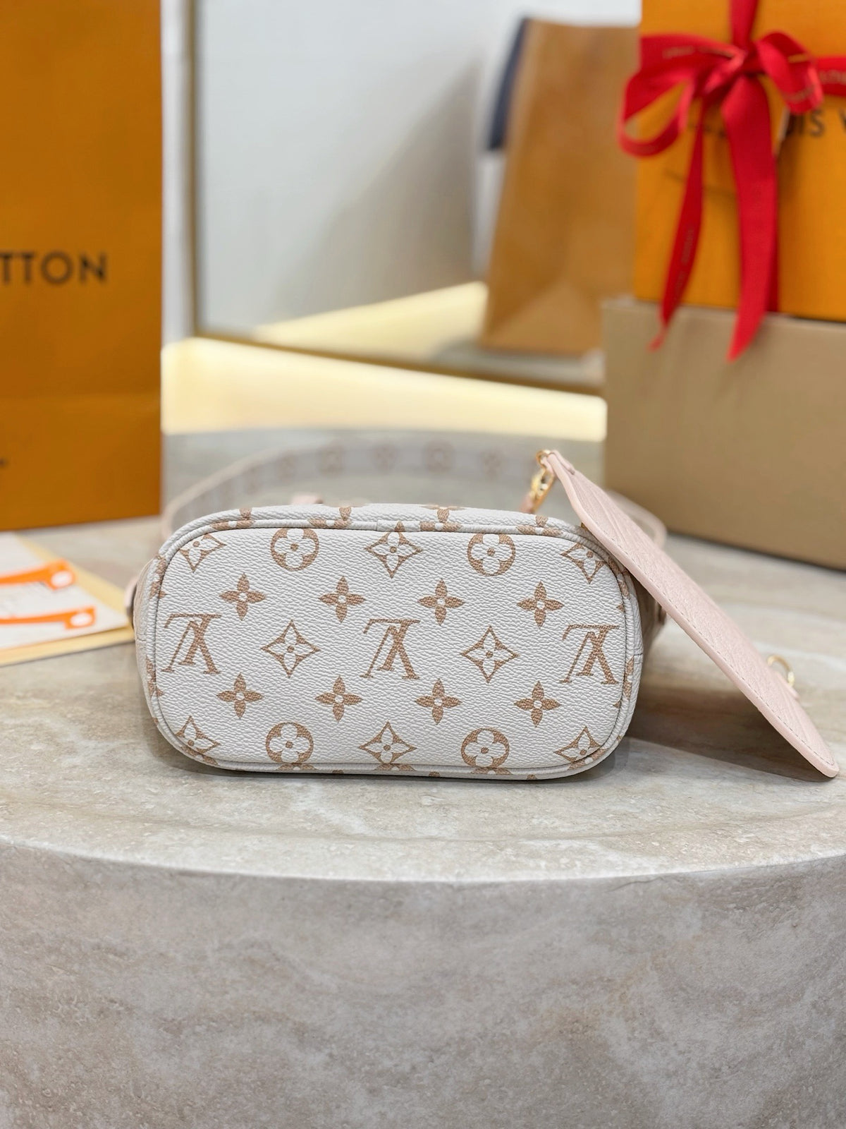 LV Neverfull Inside Out BB M2A466