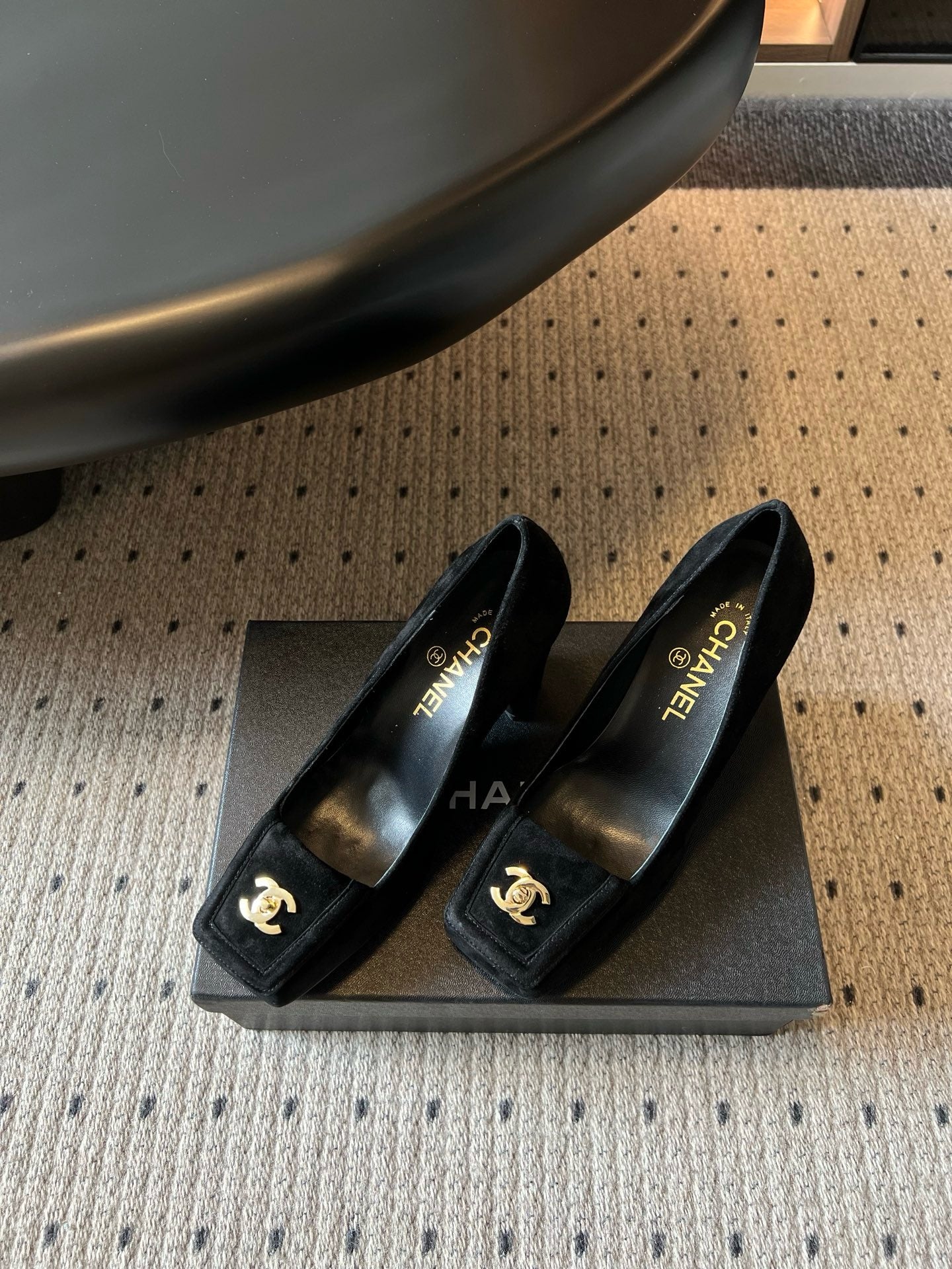 Chanel High Heels in Suede