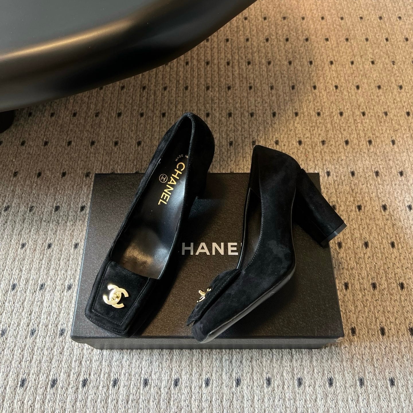 Chanel High Heels in Suede