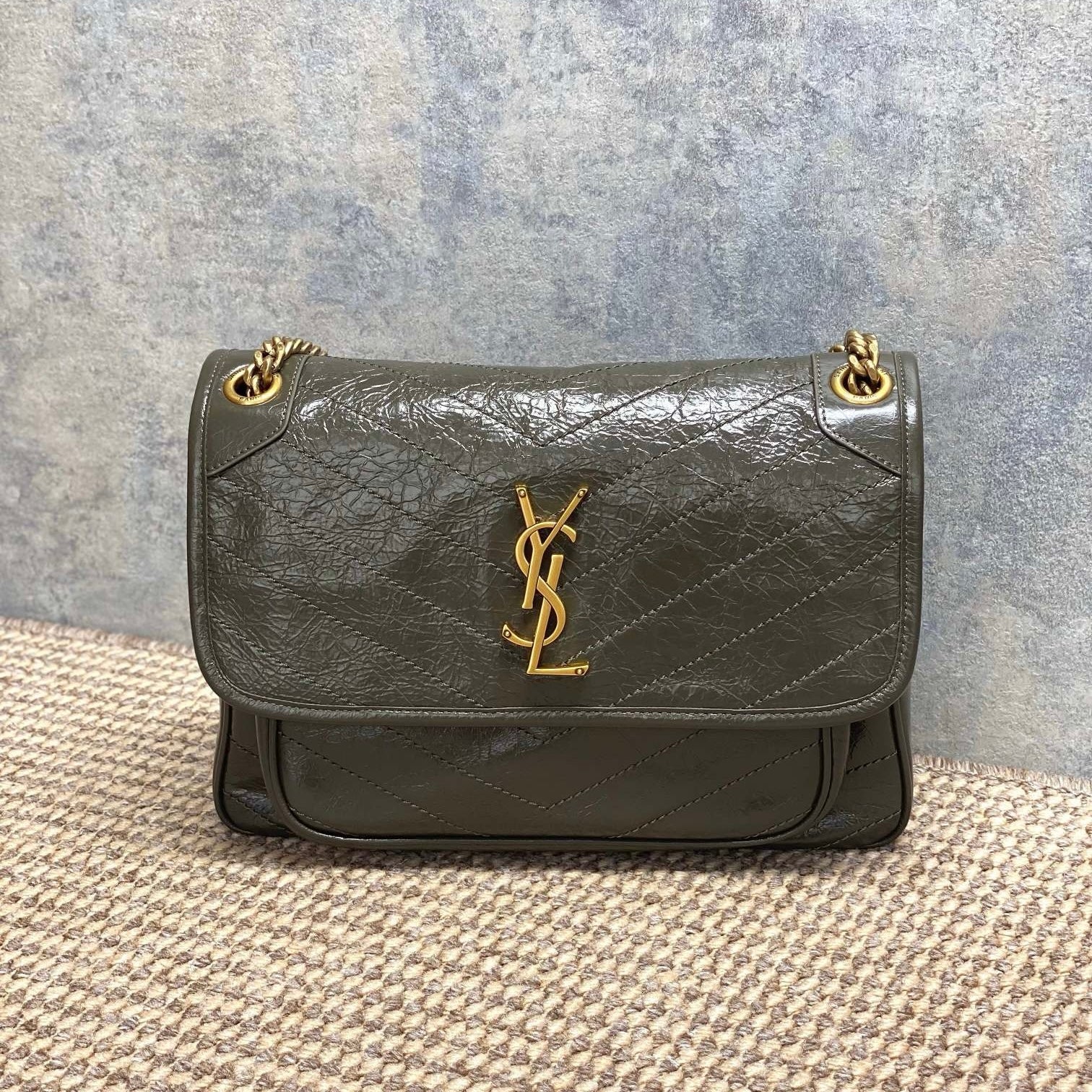 Saint Laurent Niki Medium In Vintage Leather