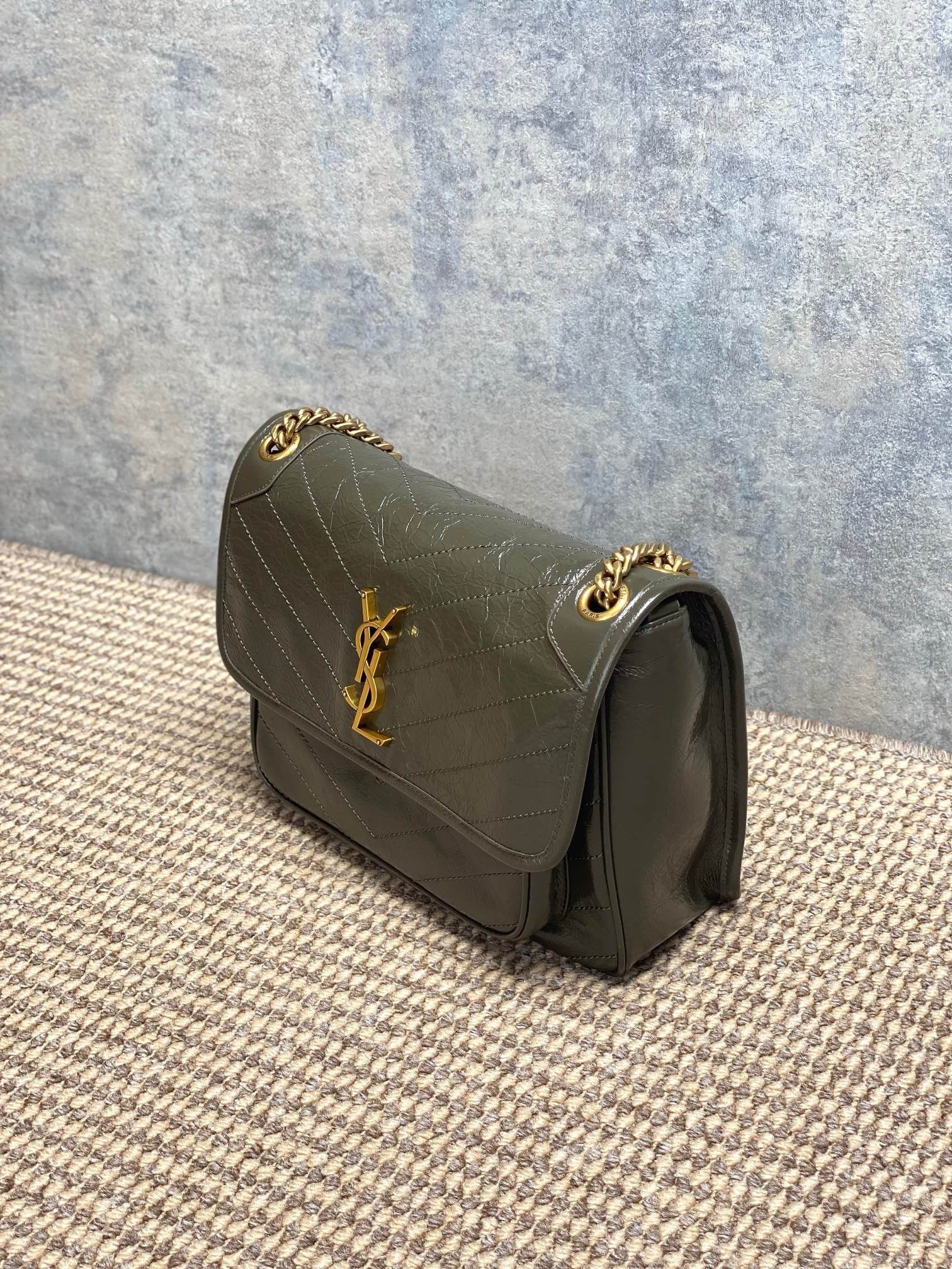 Saint Laurent Niki Medium In Vintage Leather