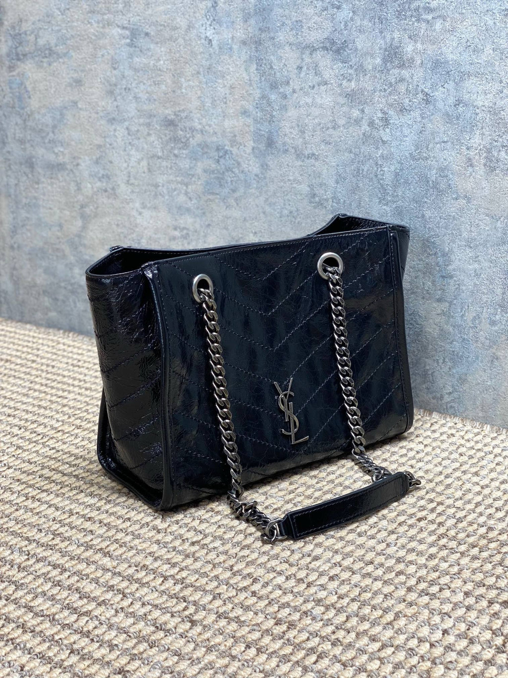 Saint Laurent Niki Small Shopping In Vintage Leather