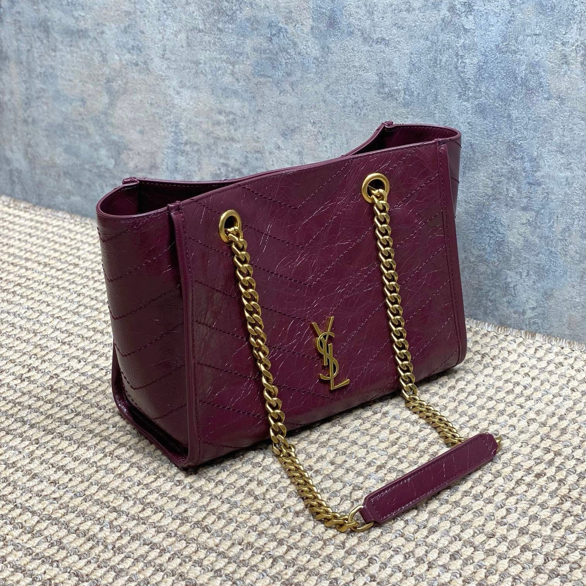 Saint Laurent Niki Small Shopping In Vintage Leather