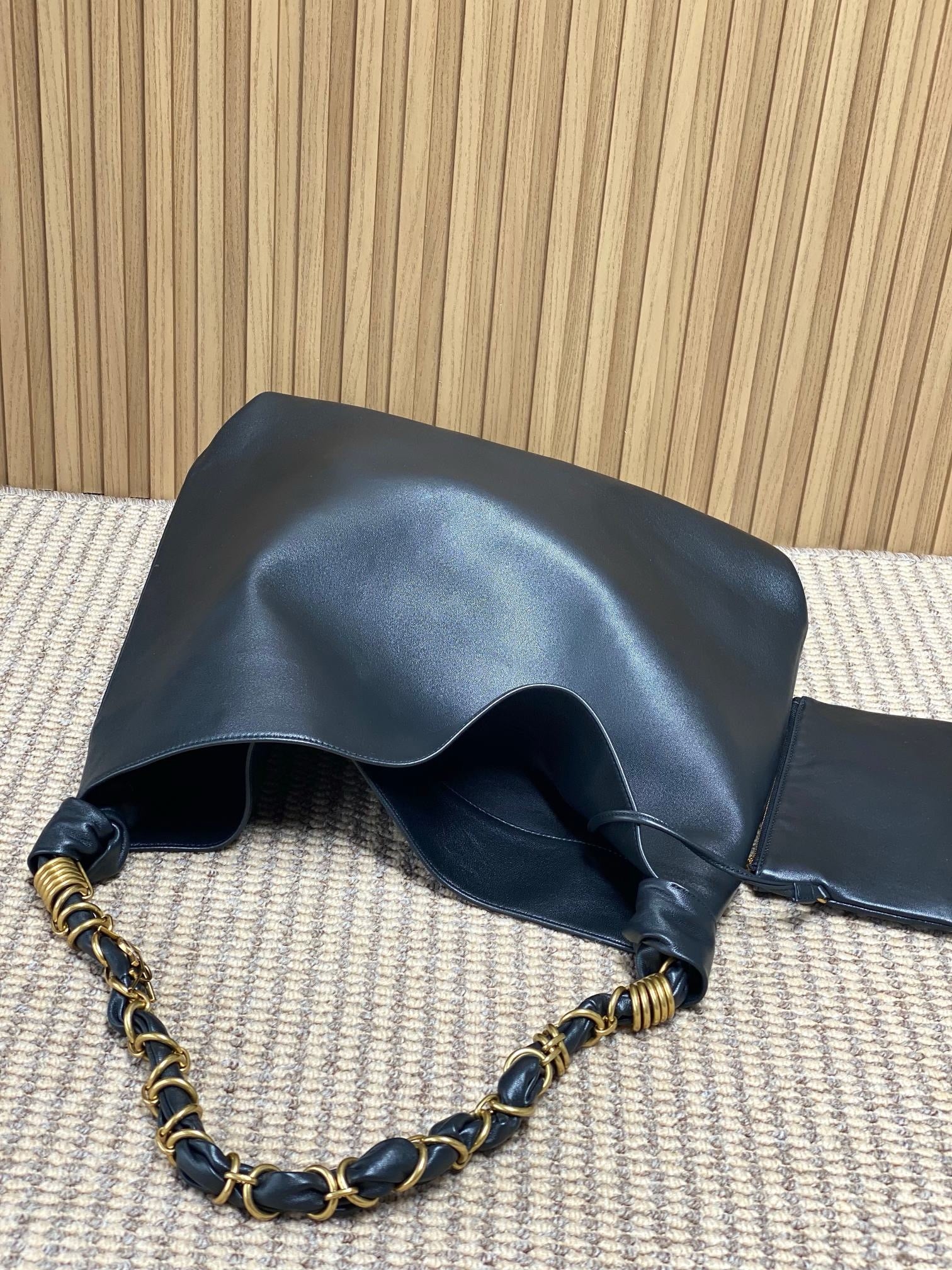 Saint Laurent Amalia in Smooth Leather