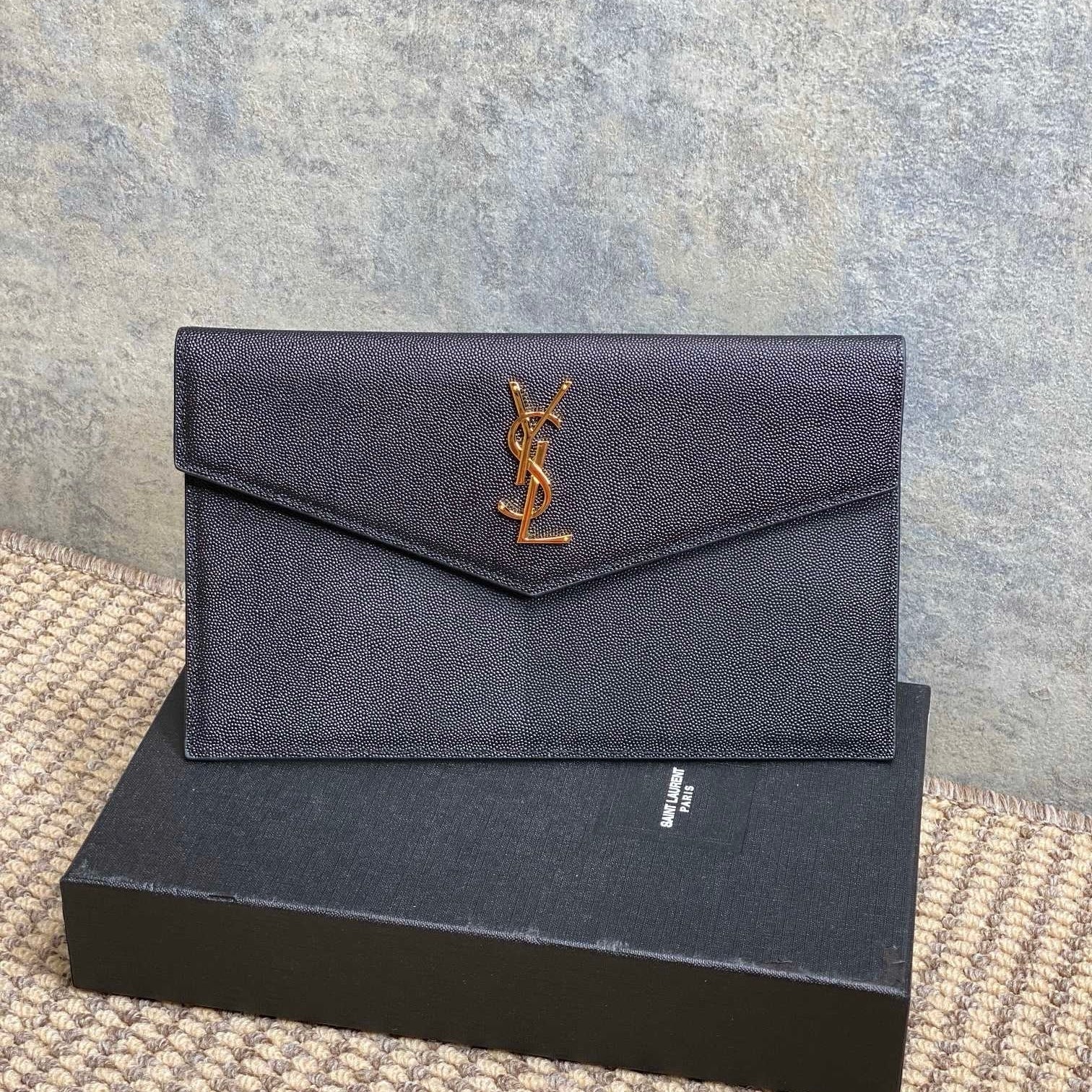 Saint Laurent Uptown Pouch In Grain De Poudre Leather