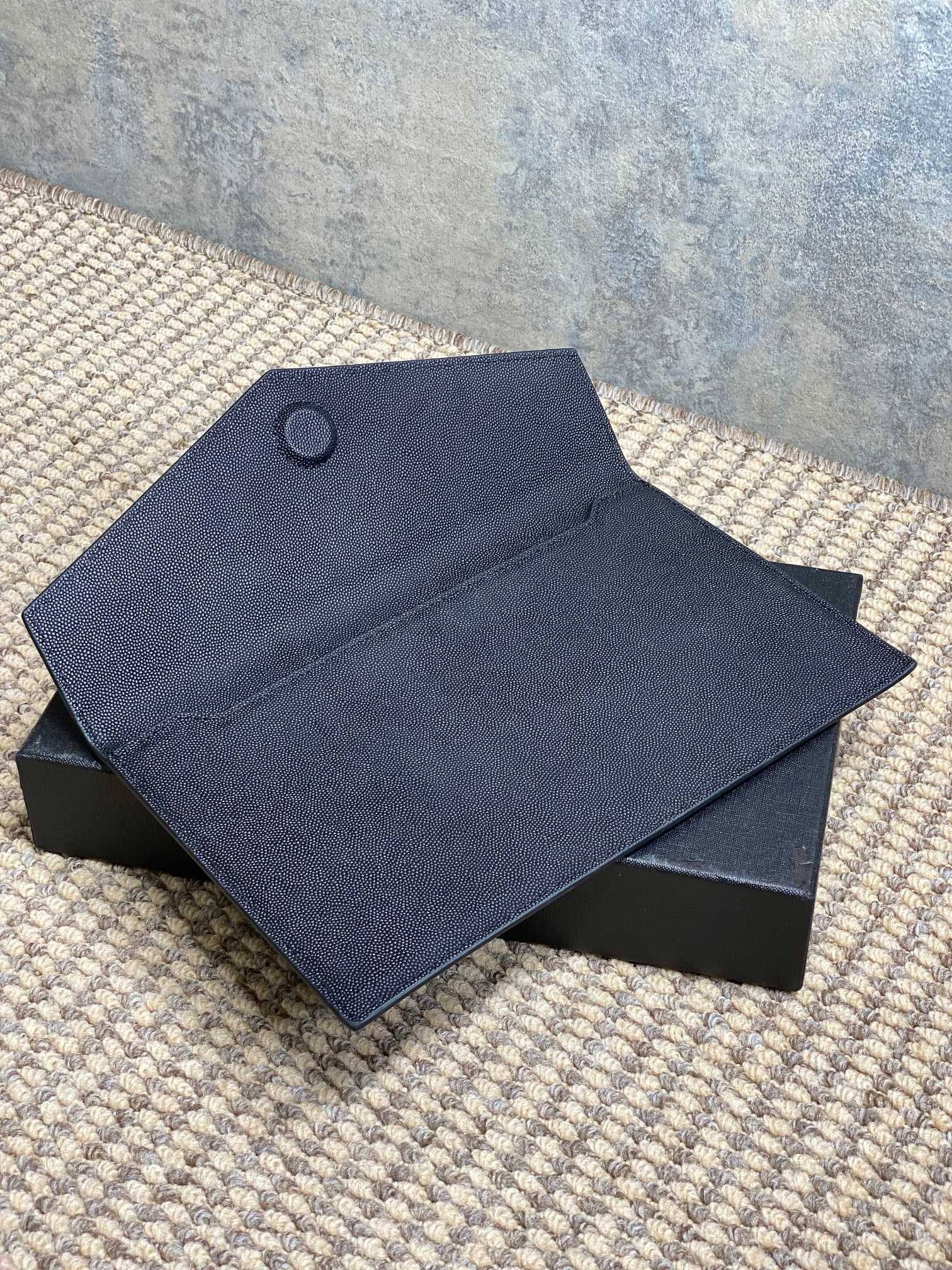 Saint Laurent Uptown Pouch In Grain De Poudre Leather