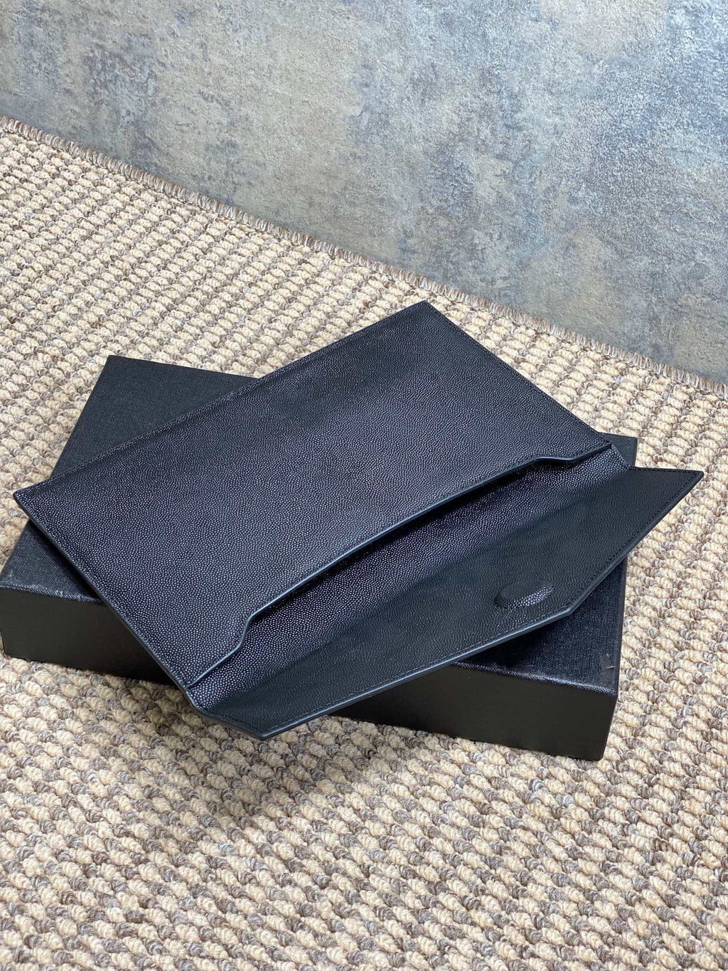 Saint Laurent Uptown Pouch In Grain De Poudre Leather