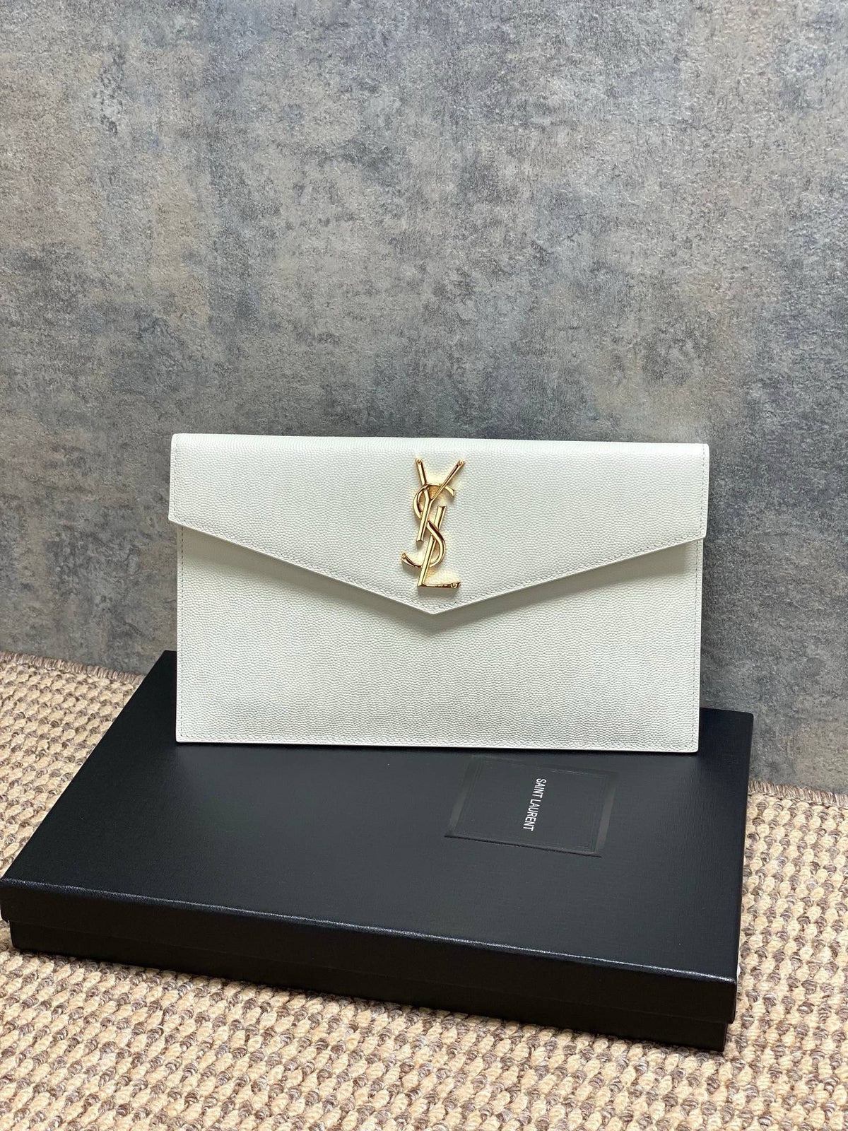 Saint Laurent Uptown Pouch In Grain De Poudre Leather