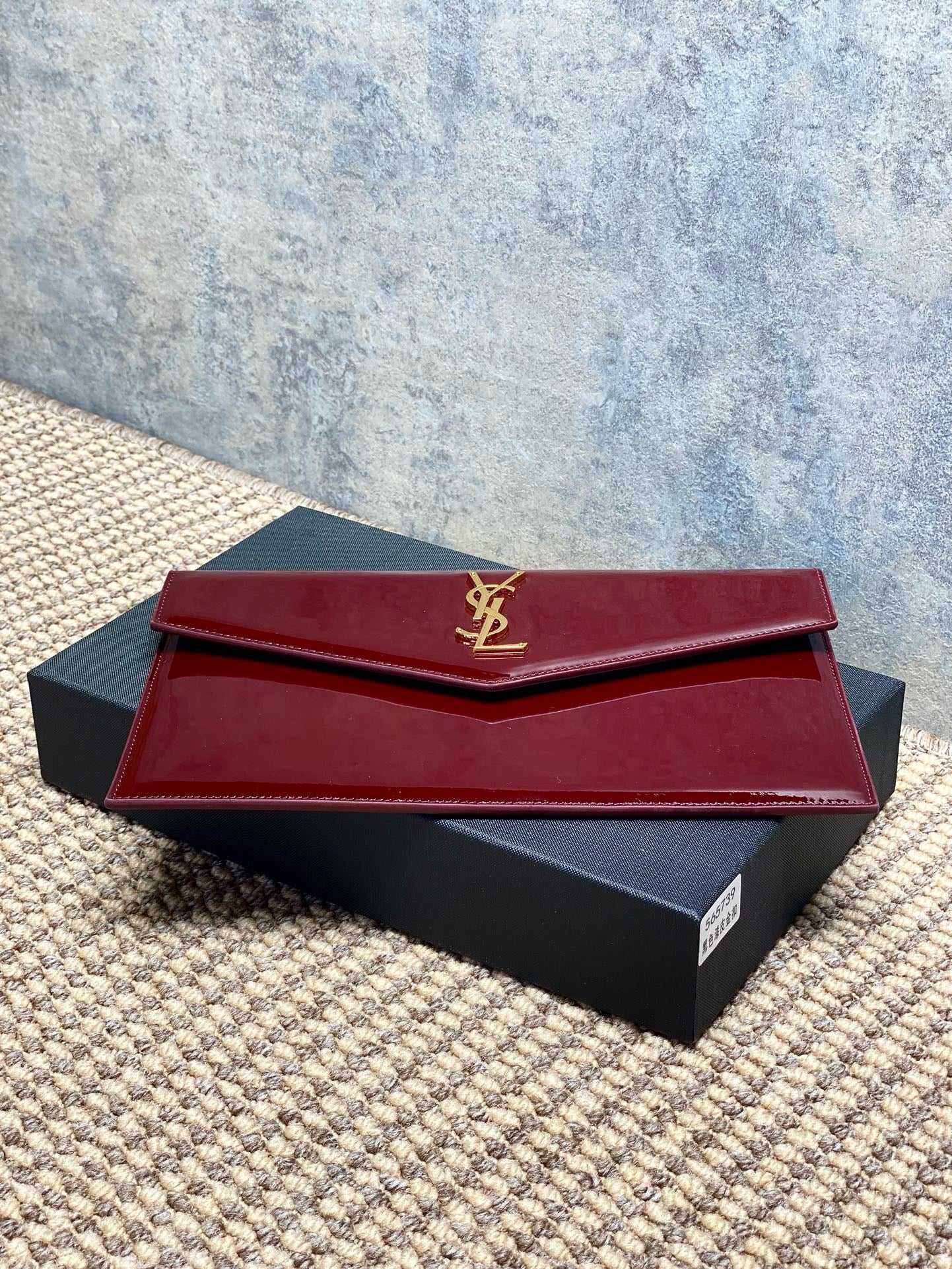 Saint Laurent Uptown Pouch In Patent Leather
