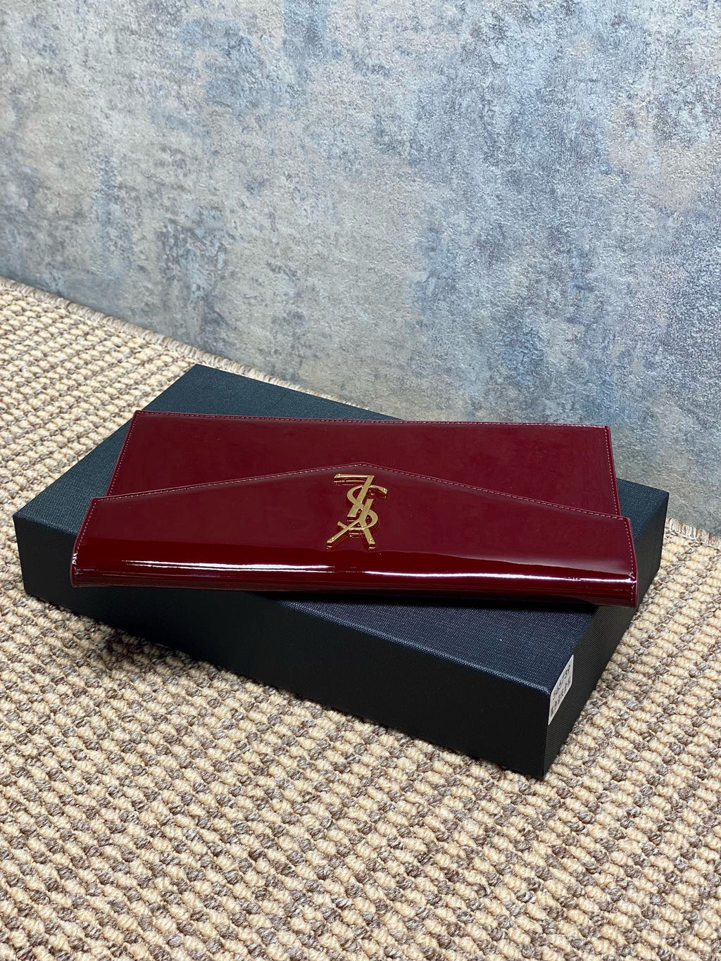 Saint Laurent Uptown Pouch In Patent Leather