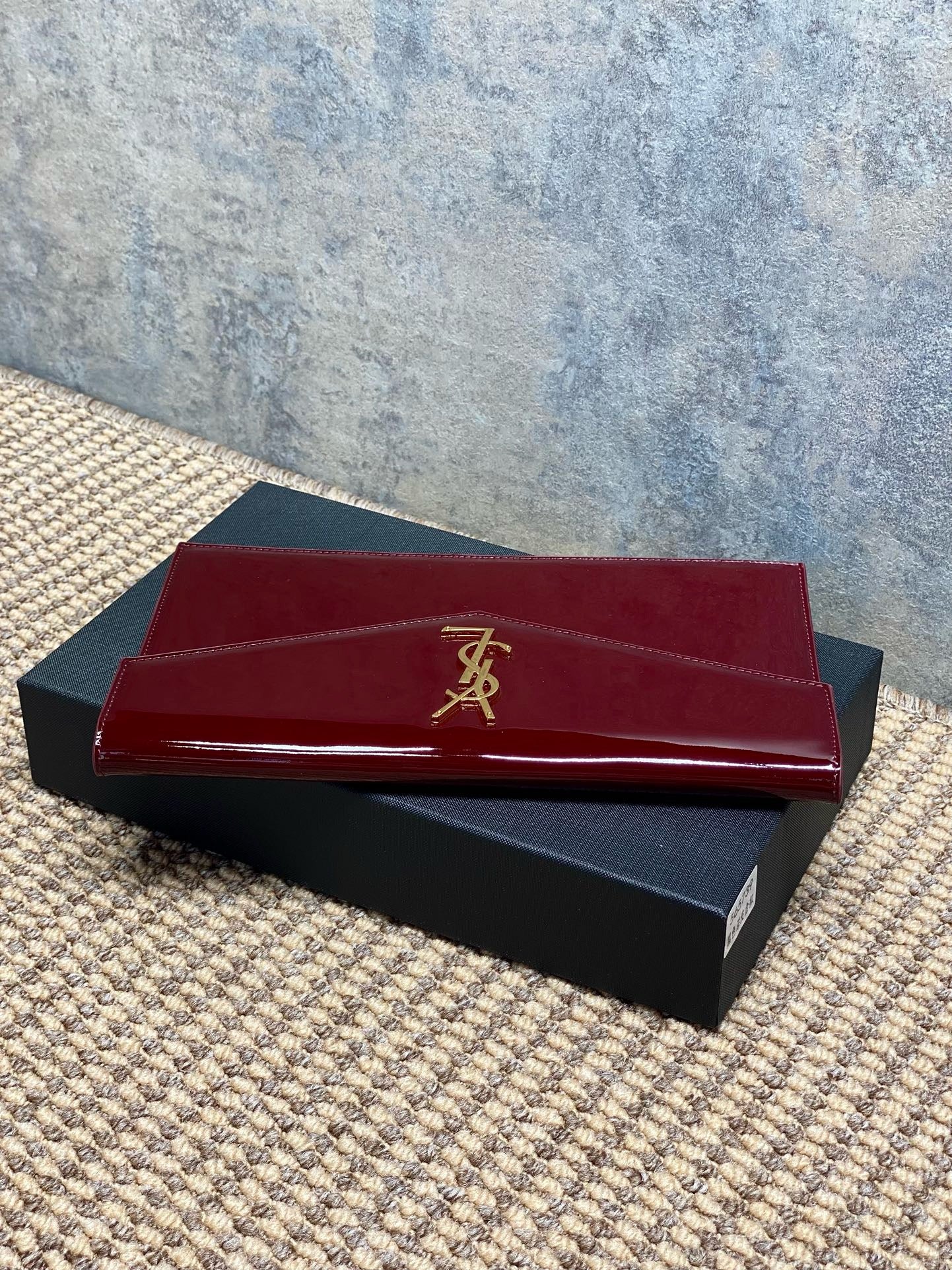 Saint Laurent Uptown Pouch In Patent Leather