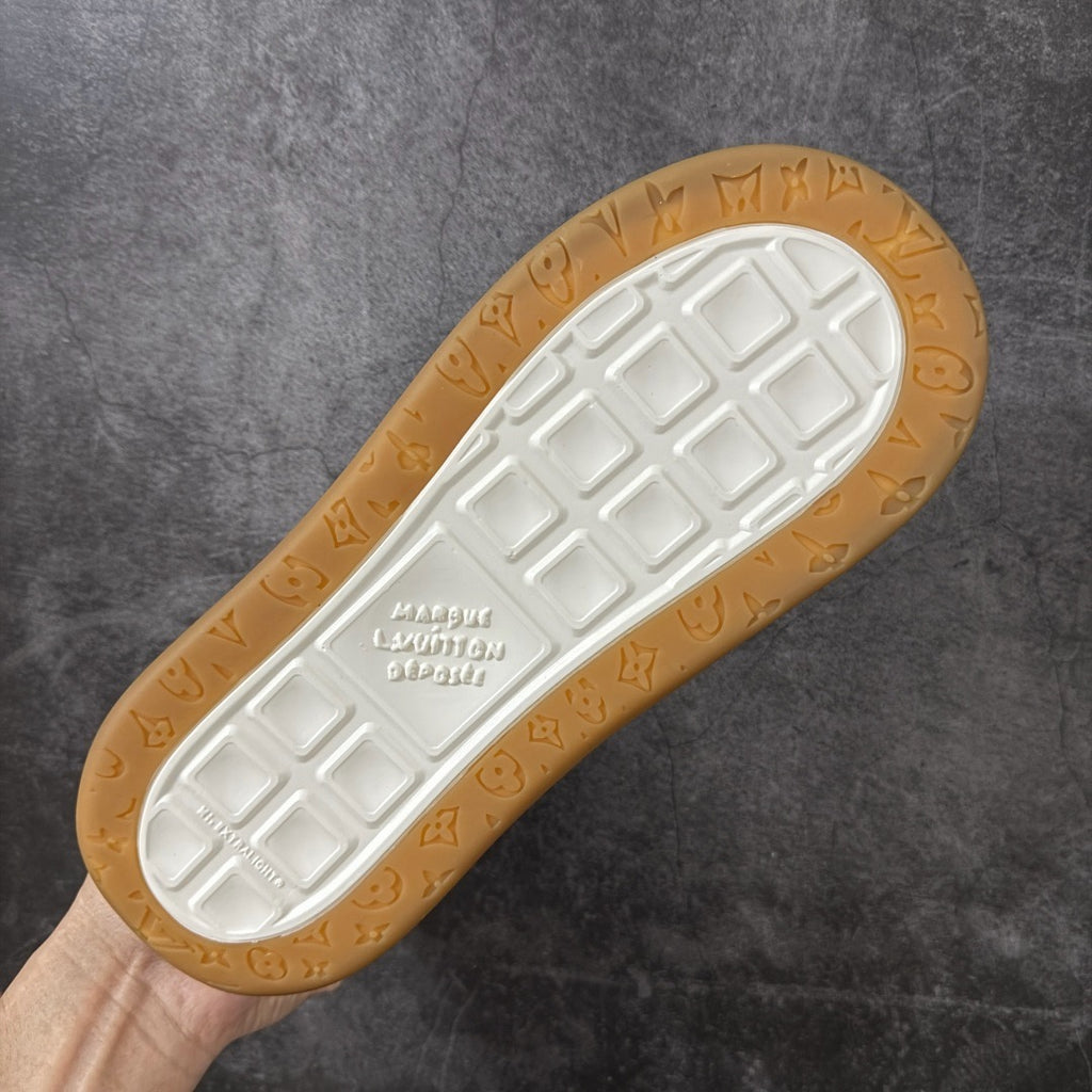 LV Tilted Sneaker 1AJCWC