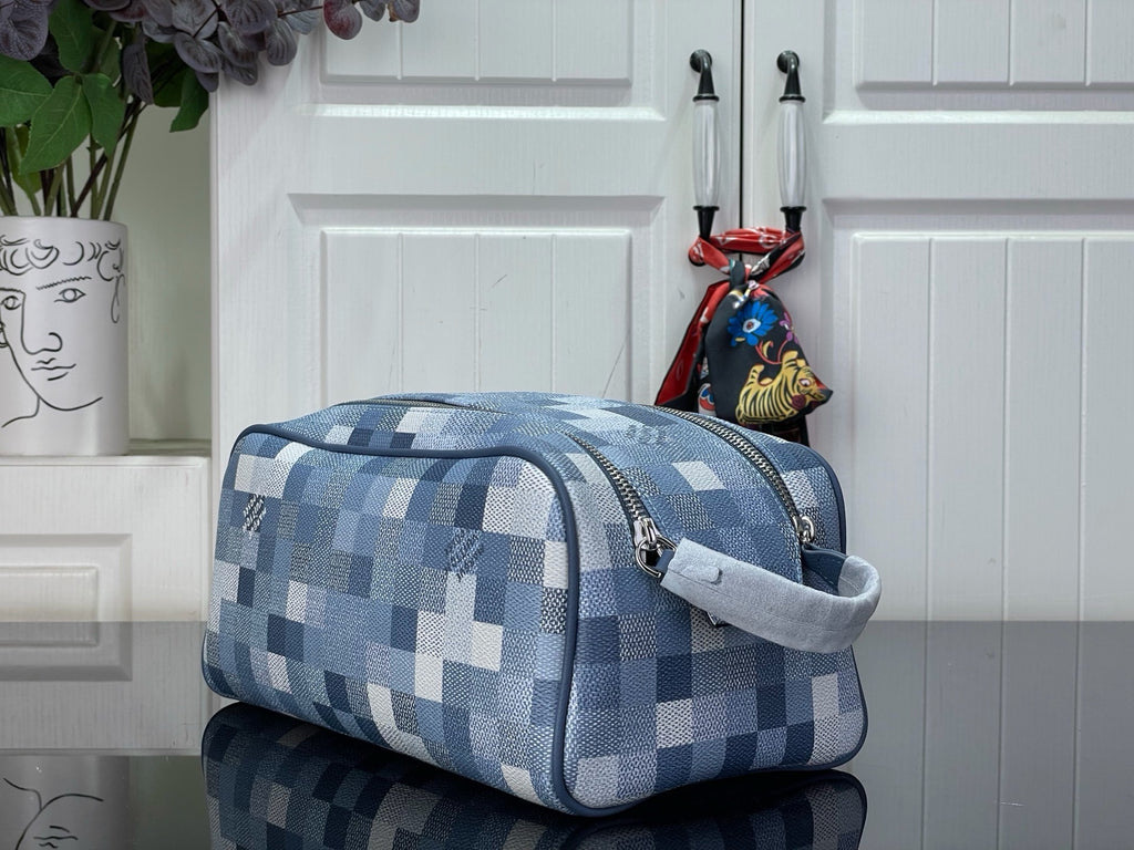 LV Dopp Kit M28847