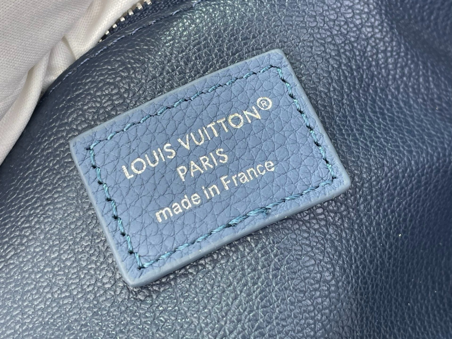 LV Dopp Kit M28847