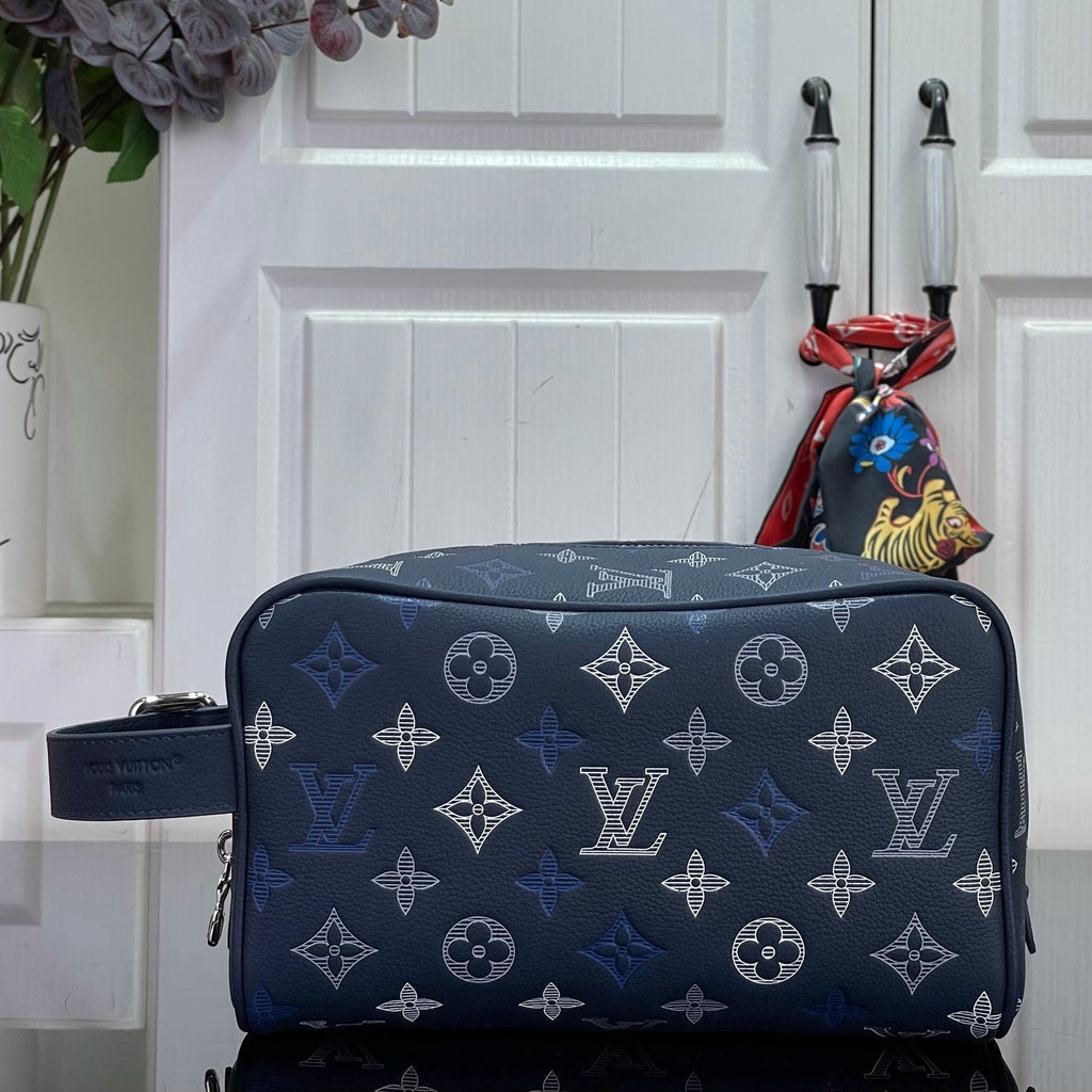 LV Locker Dopp Kit M28835