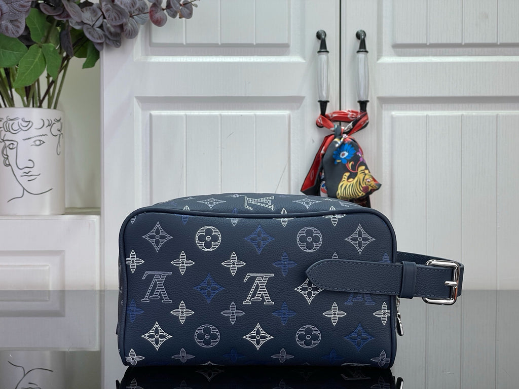 LV Locker Dopp Kit M28835