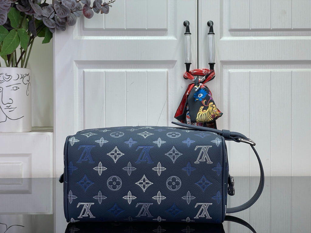LV Locker Dopp Kit M28835