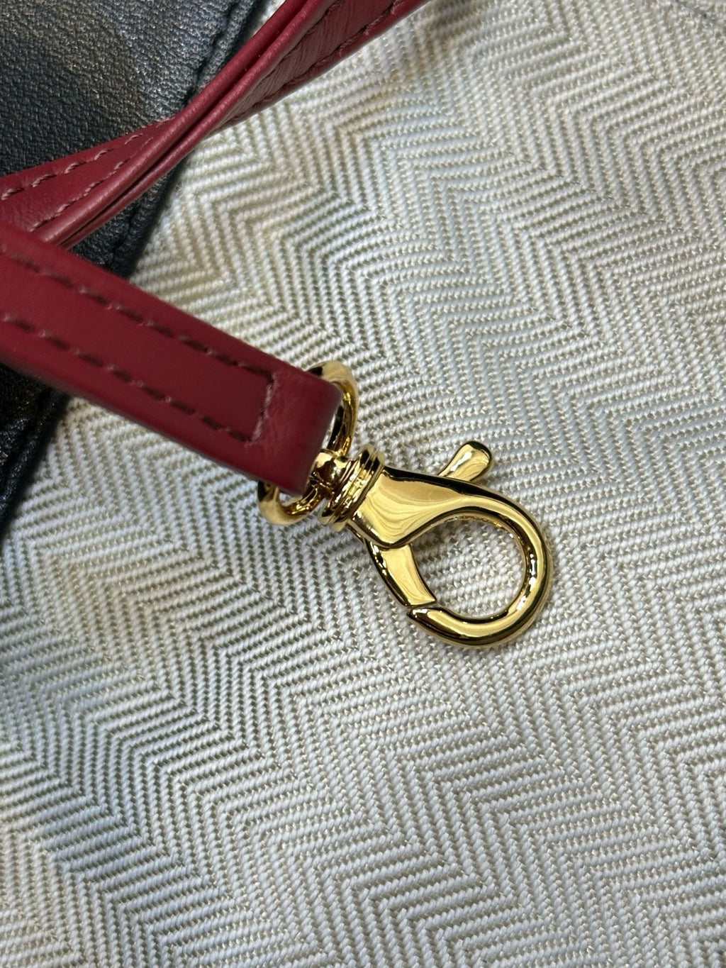 Chanel Maxi Cabas Hobo Bag in Calfskin