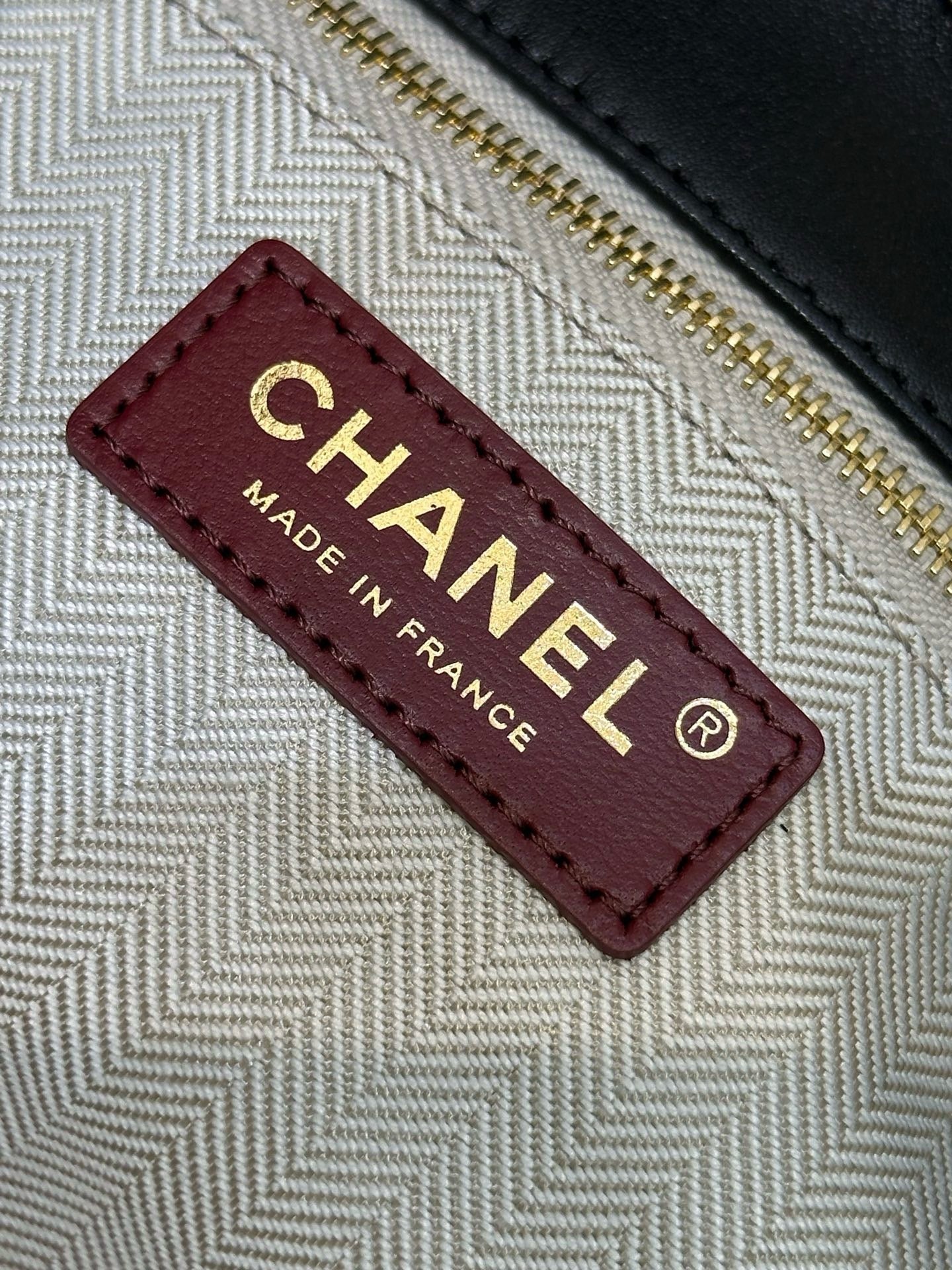 Chanel Maxi Cabas Hobo Bag in Calfskin