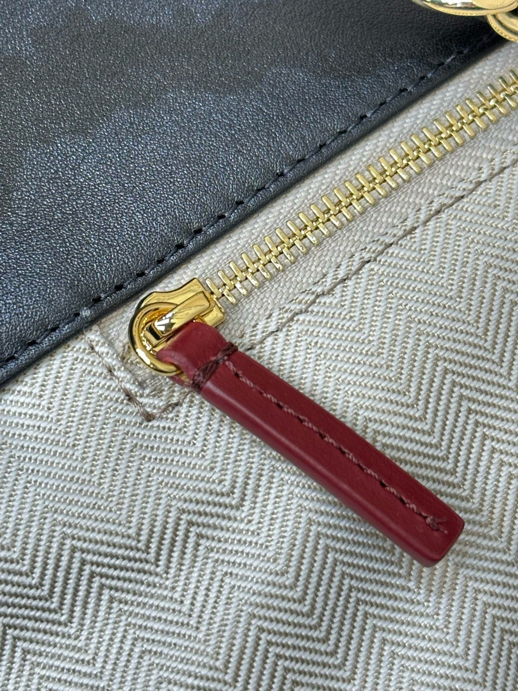 Chanel Maxi Cabas Hobo Bag in Calfskin