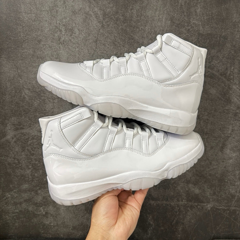 Jordan 11 Comme des Garçons Homme Plus White IV7639-100