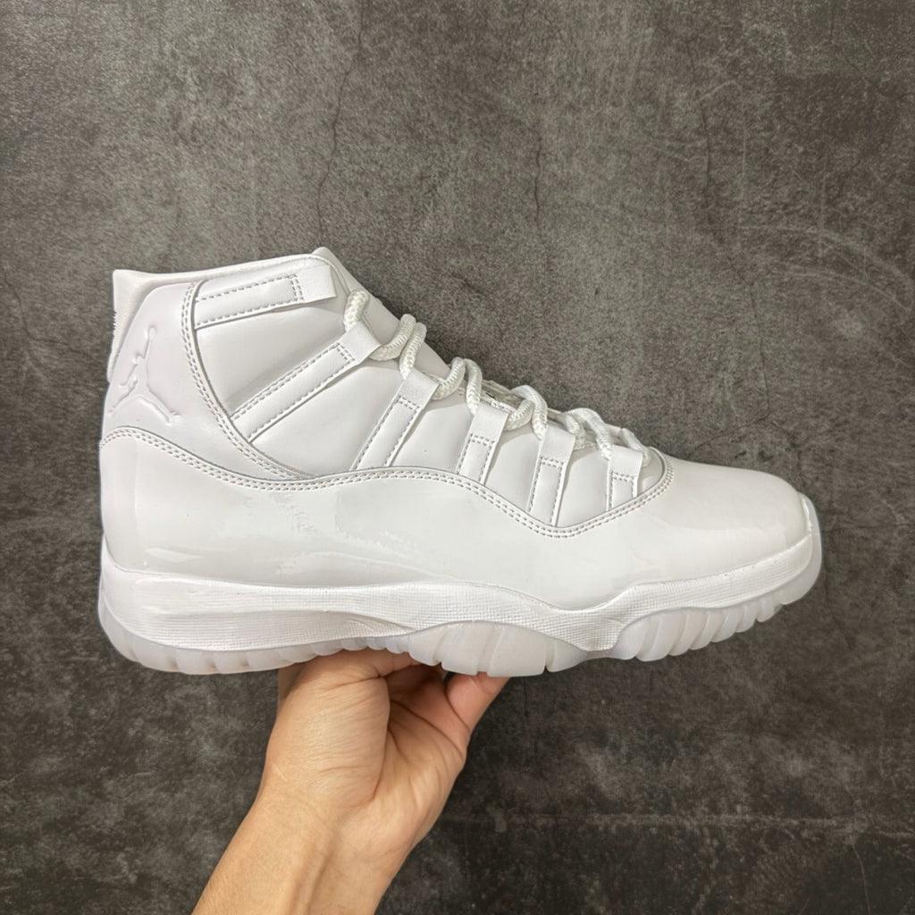 Jordan 11 Comme des Garçons Homme Plus White IV7639-100