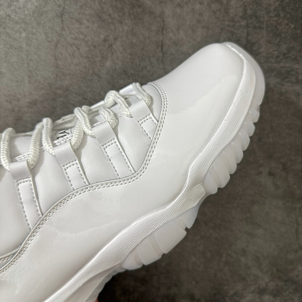 Jordan 11 Comme des Garçons Homme Plus White IV7639-100