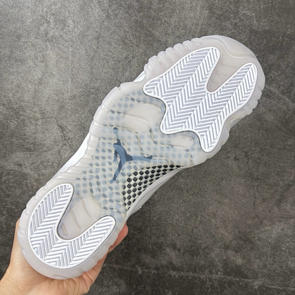 Jordan 11 Comme des Garçons Homme Plus White IV7639-100