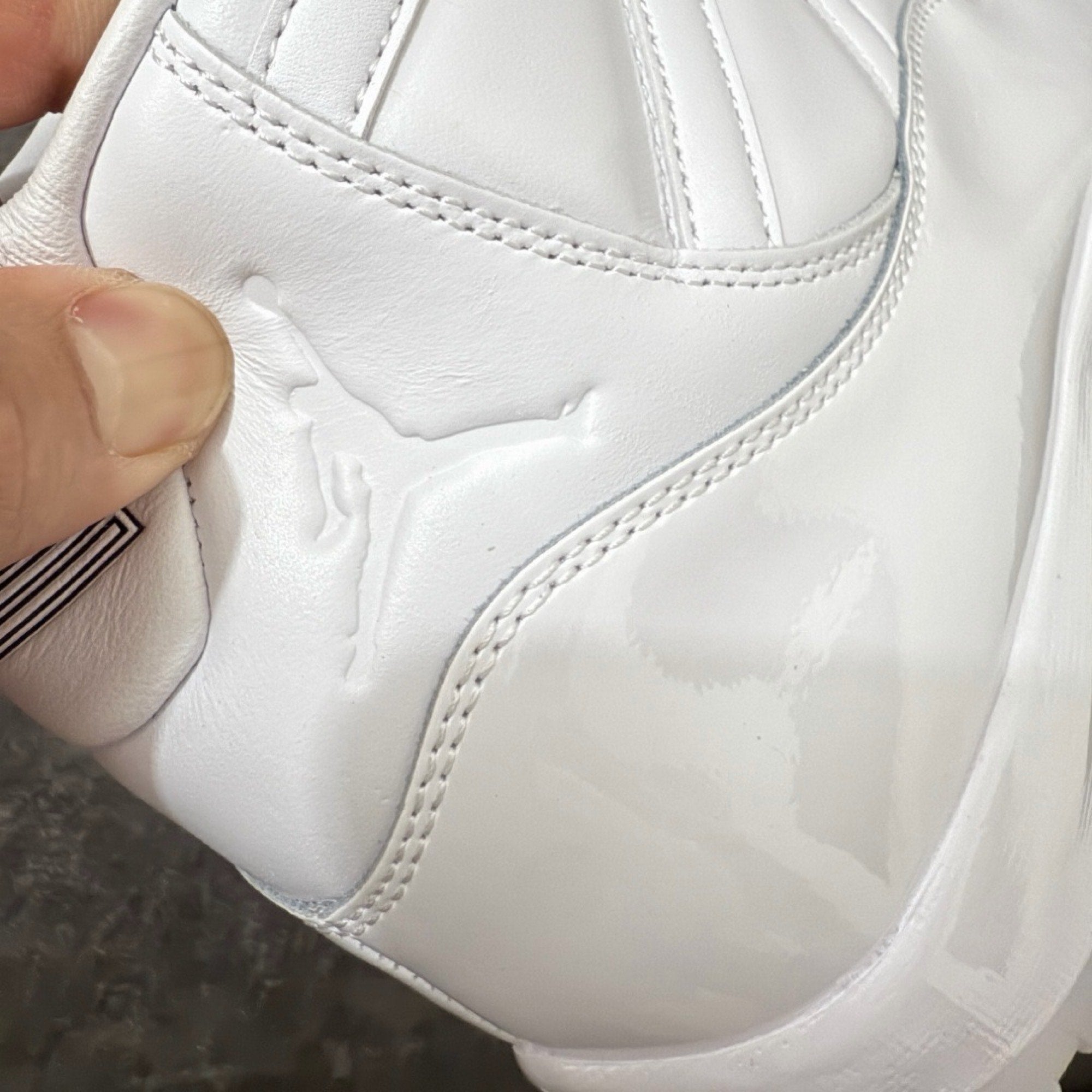 Jordan 11 Comme des Garçons Homme Plus White IV7639-100