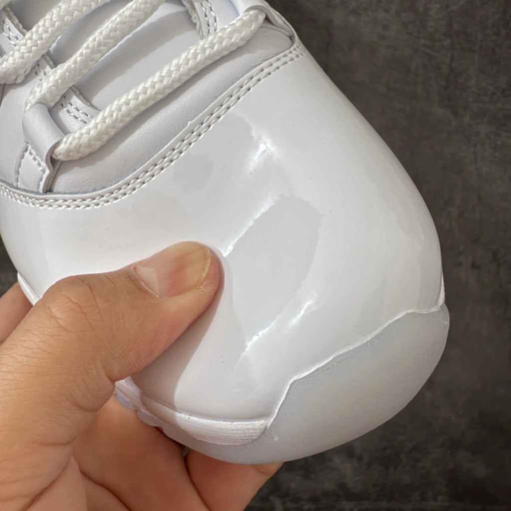 Jordan 11 Comme des Garçons Homme Plus White IV7639-100