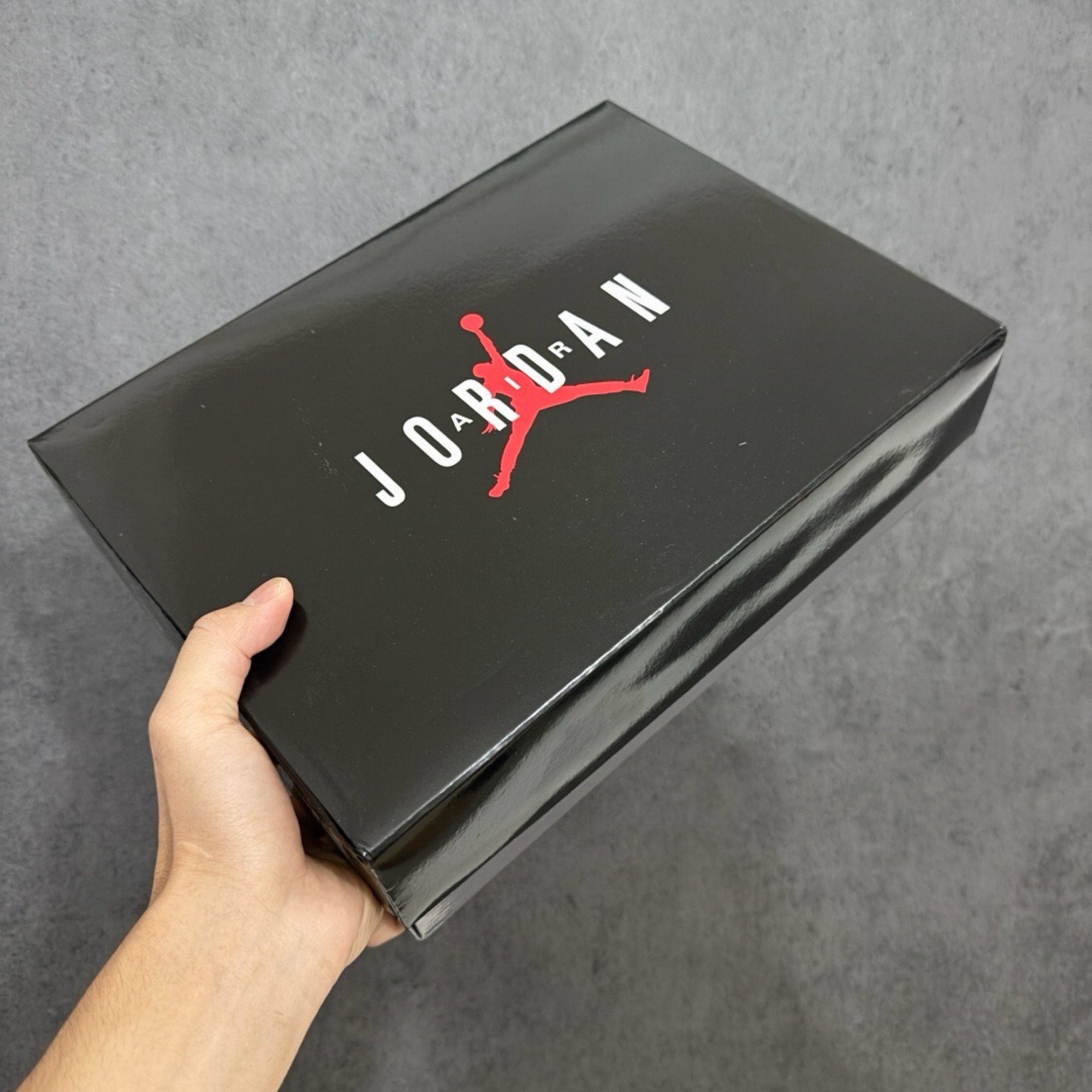 Jordan 11 Comme des Garçons Homme Plus White IV7639-100