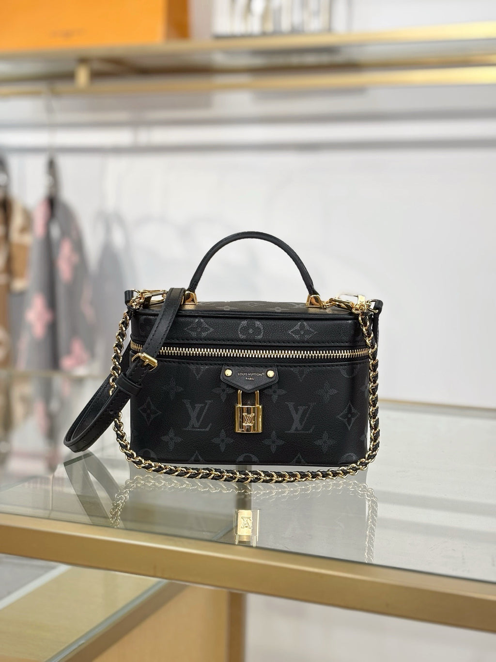 LV Vanity Chain Pouch M3A372