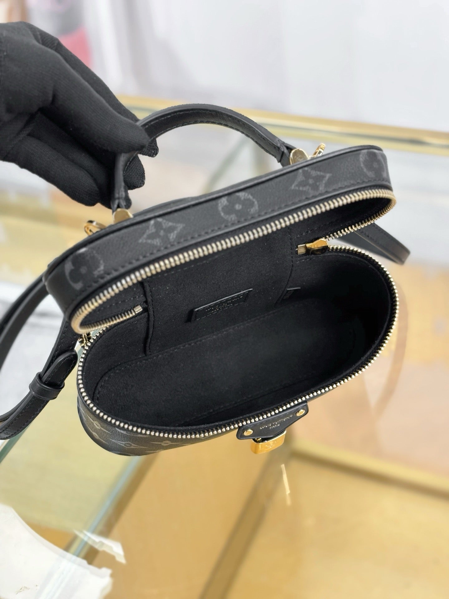LV Vanity Chain Pouch M3A372