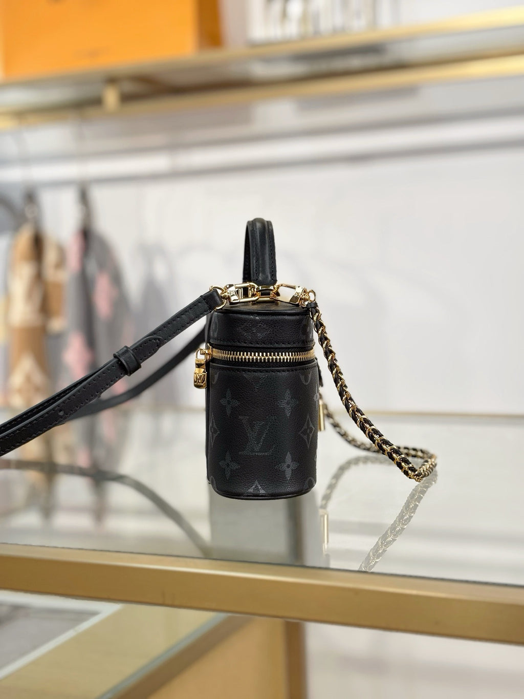 LV Vanity Chain Pouch M3A372