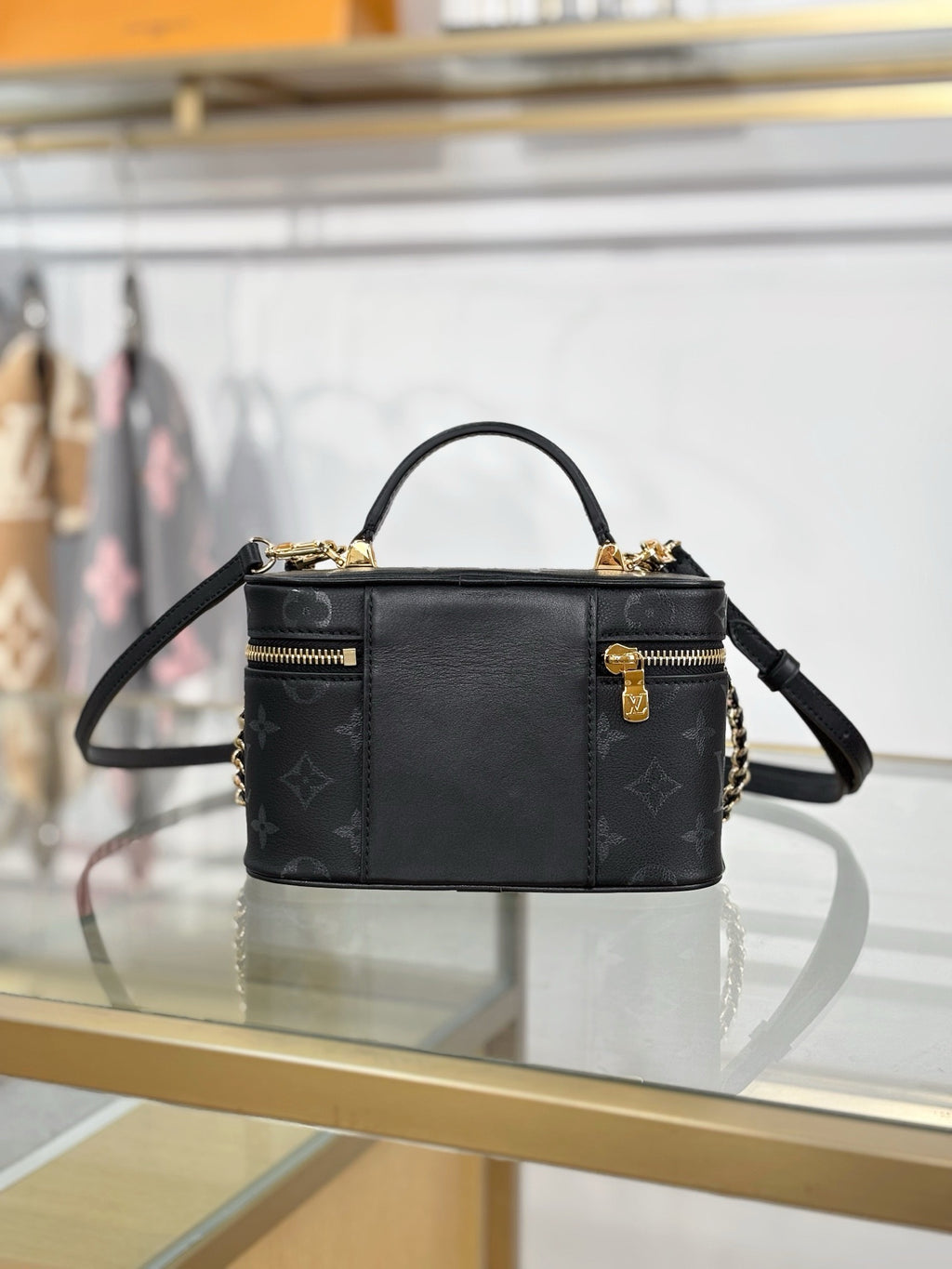 LV Vanity Chain Pouch M3A372