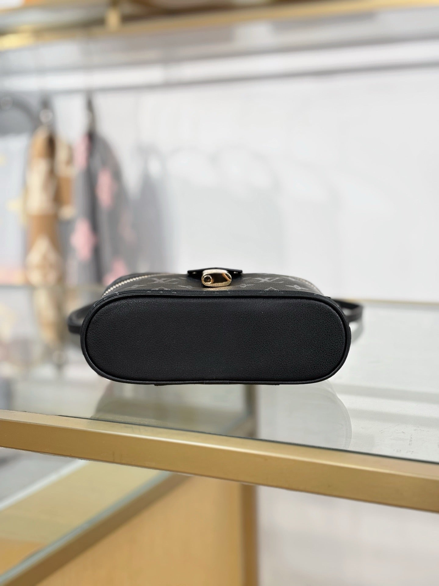 LV Vanity Chain Pouch M3A372