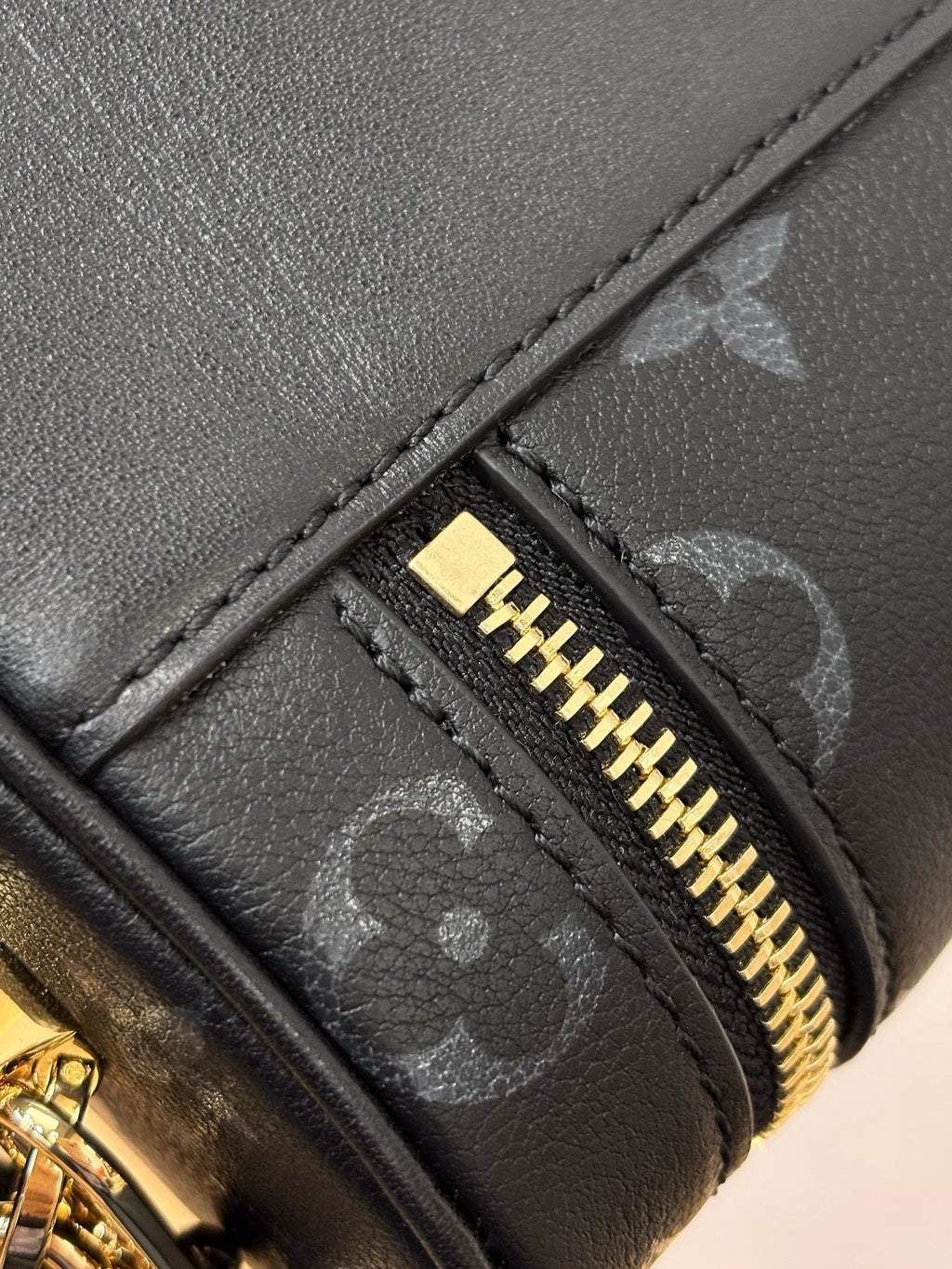 LV Vanity Chain Pouch M3A372