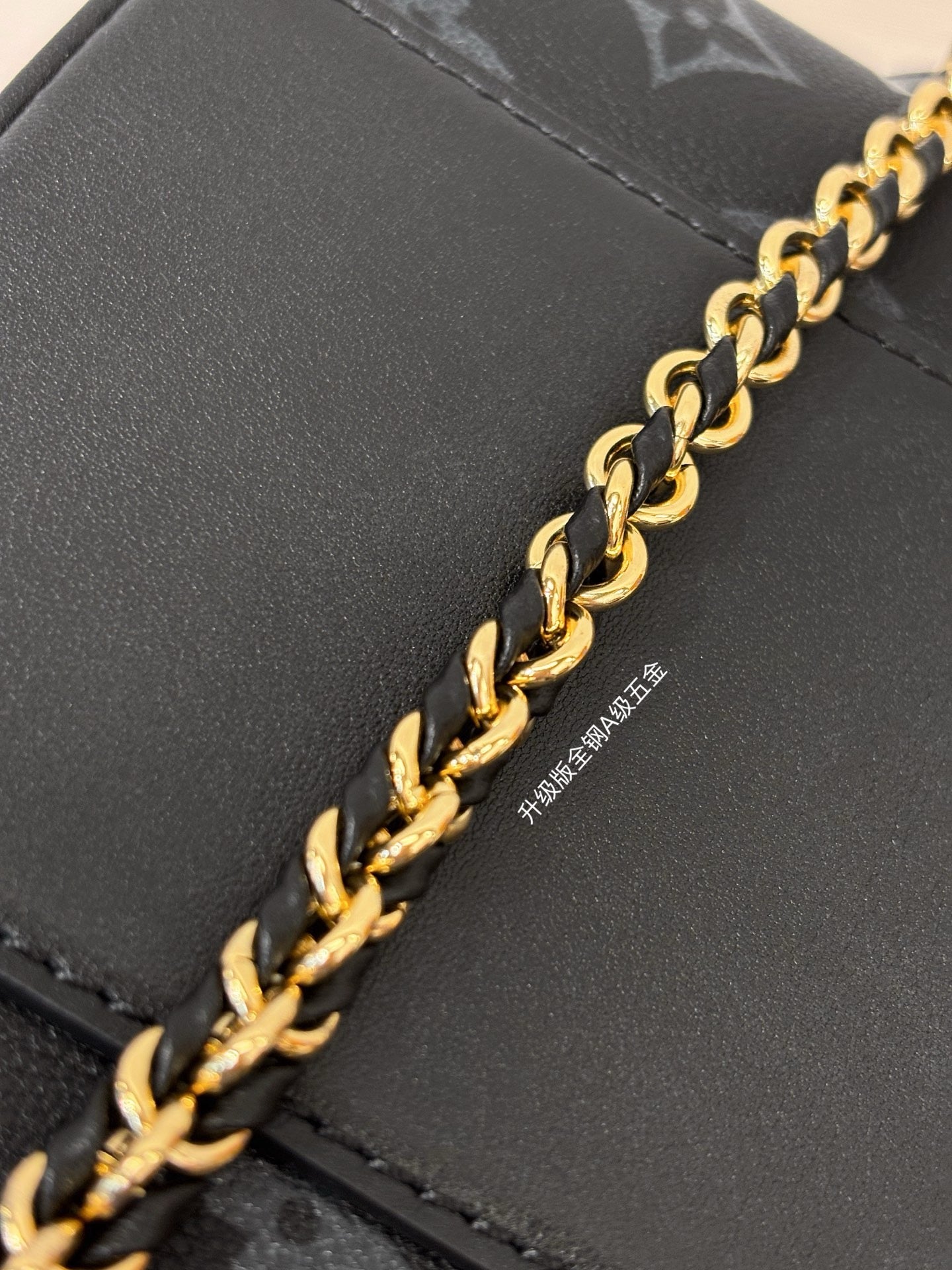 LV Vanity Chain Pouch M3A372