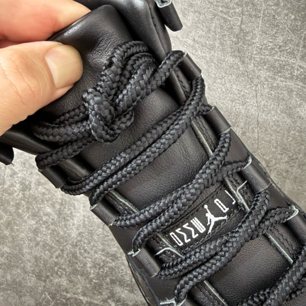 Jordan 11 Comme des Garçons Homme Plus Black IV7639-001