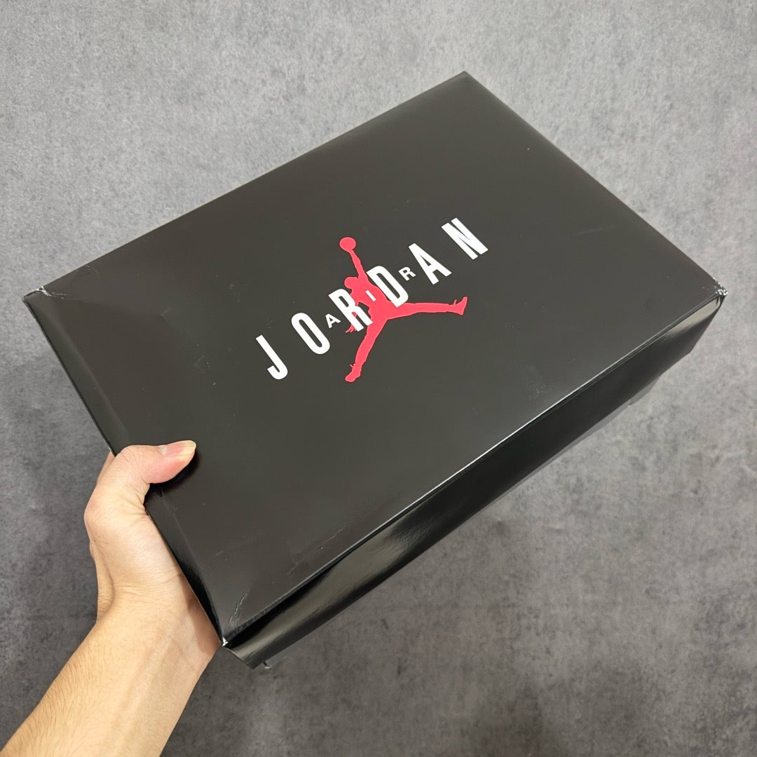 Jordan 11 Comme des Garçons Homme Plus Black IV7639-001