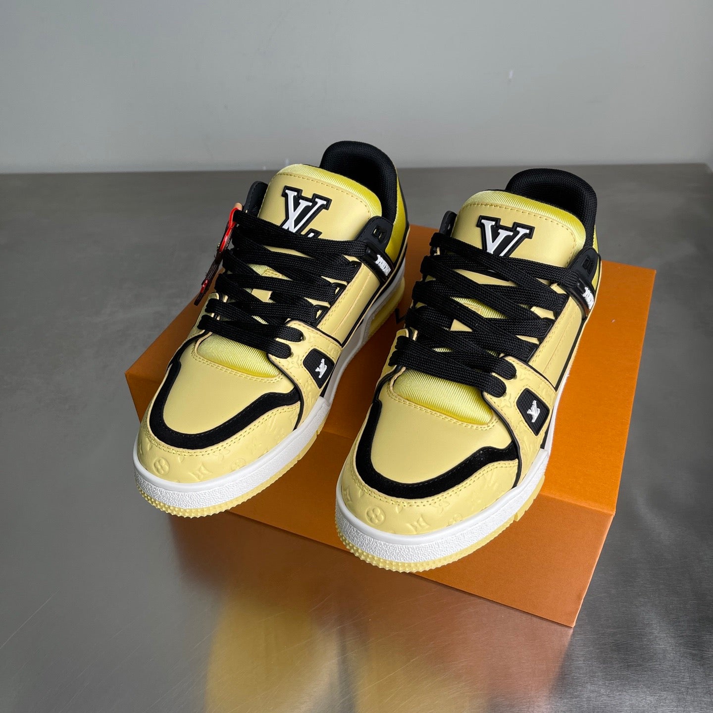 LV Trainer Sneaker 1AK76G