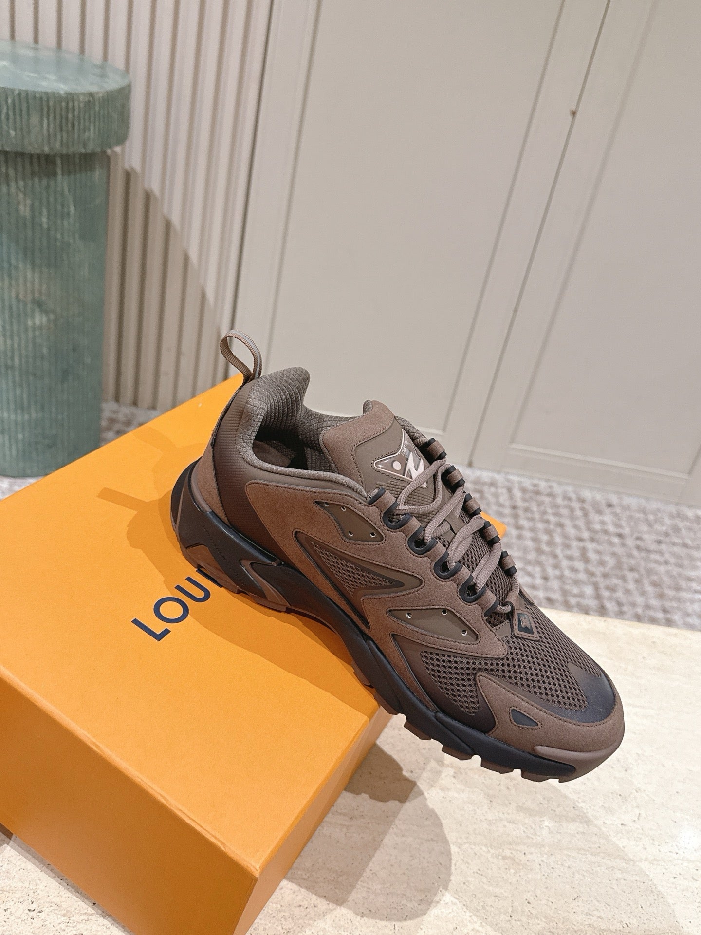 LV Tatic Runner Sneaker 1AJAPT