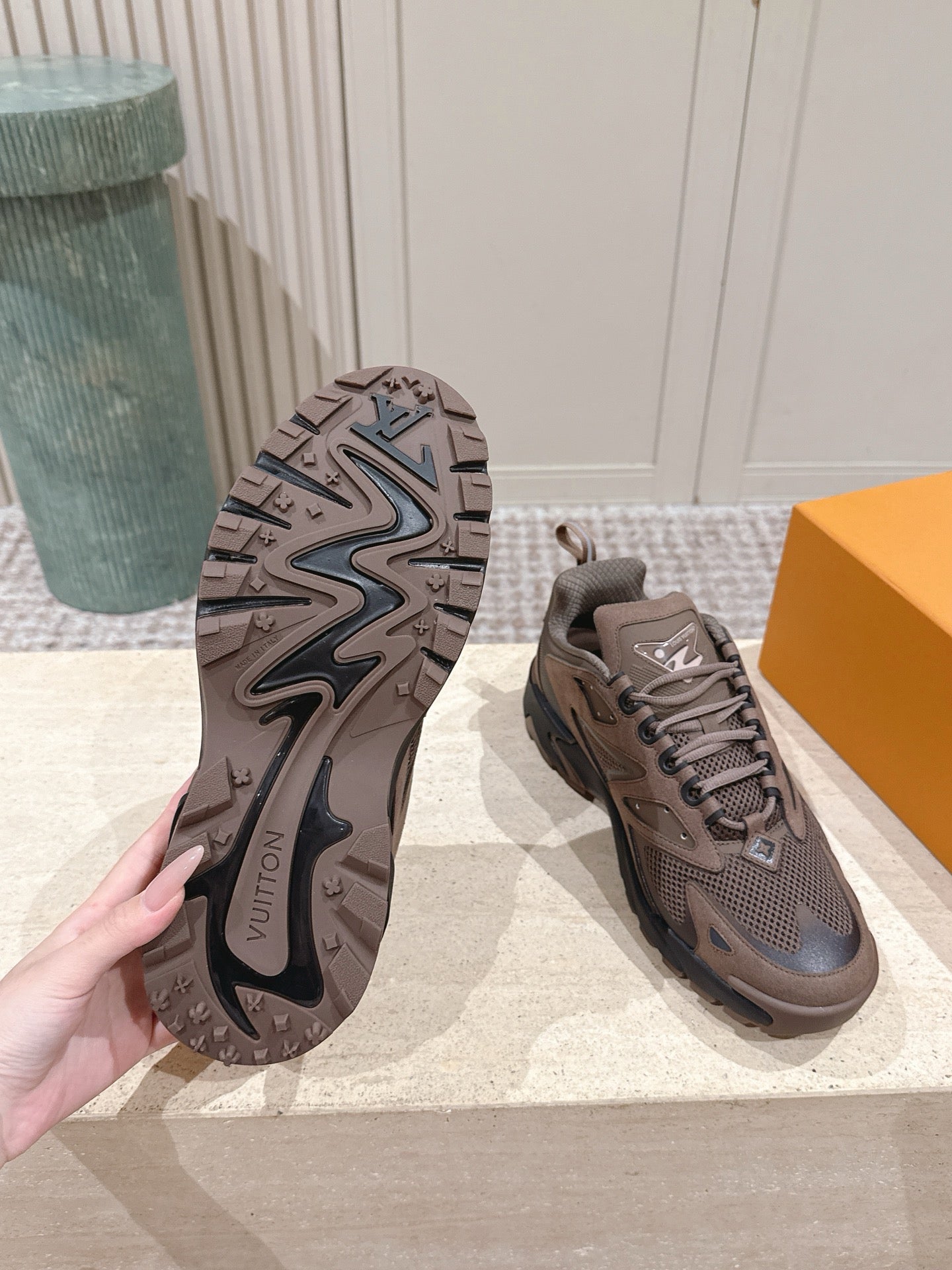 LV Tatic Runner Sneaker 1AJAPT