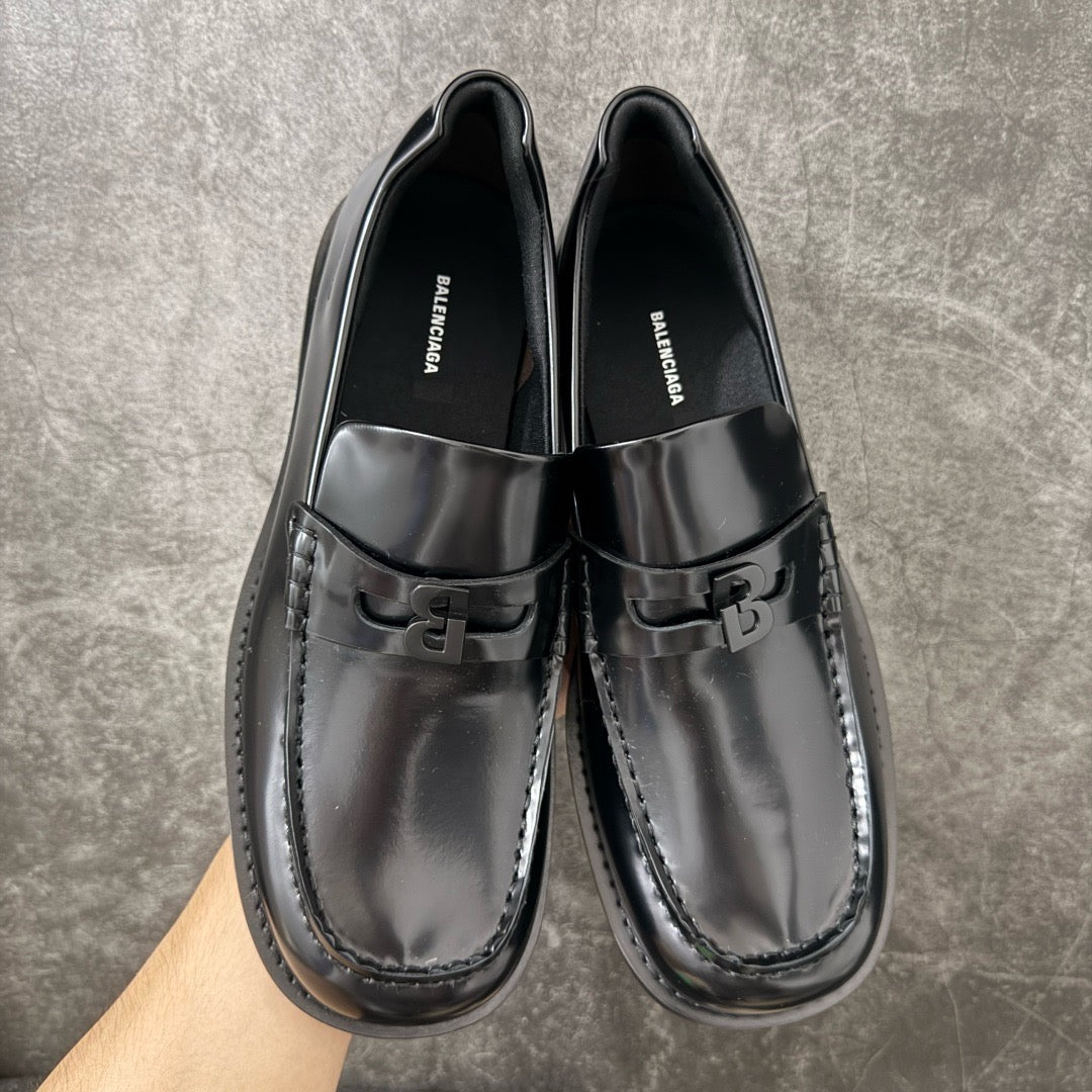 Balenciaga Comfy Loafer in Black Shiny Calfskin