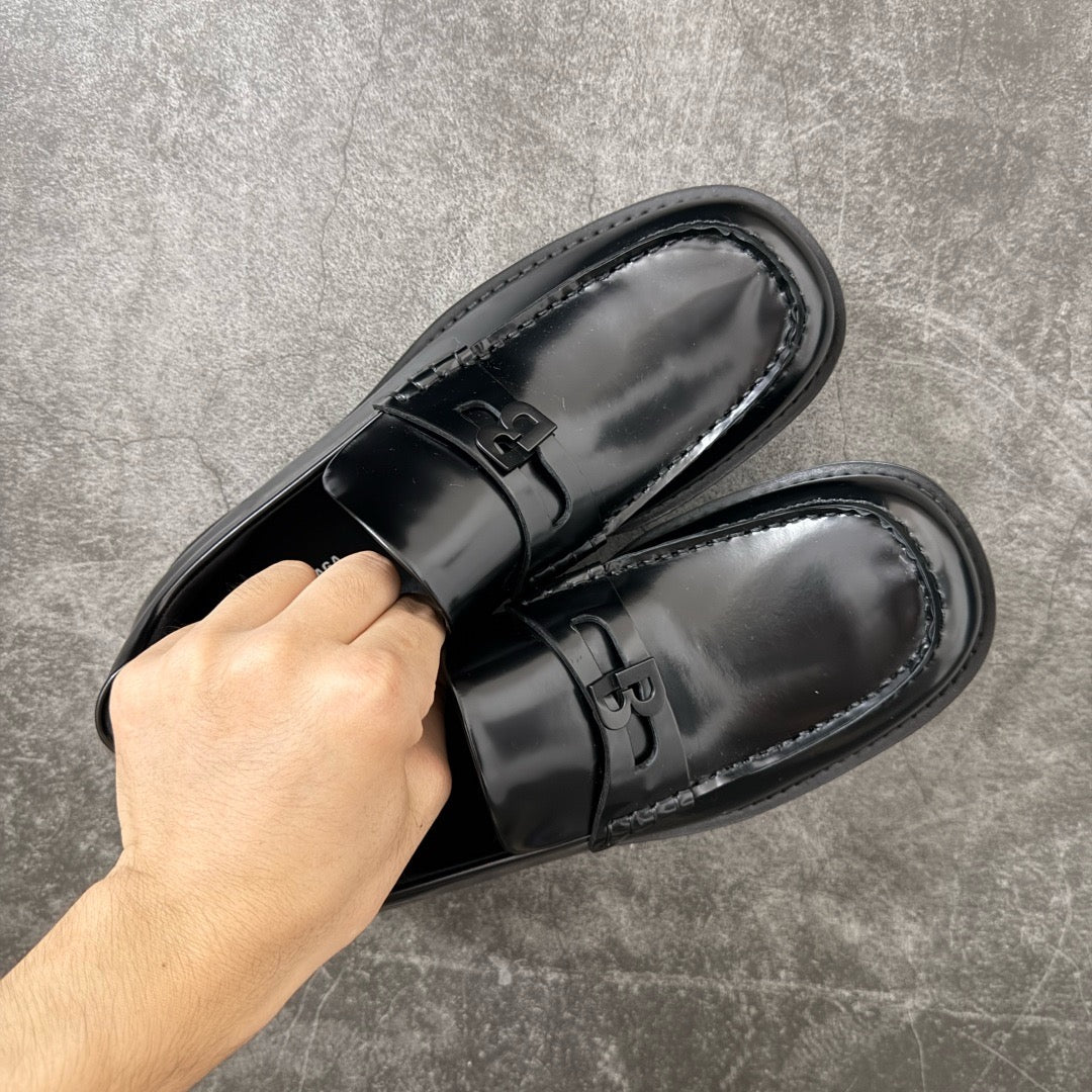 Balenciaga Comfy Loafer in Black Shiny Calfskin